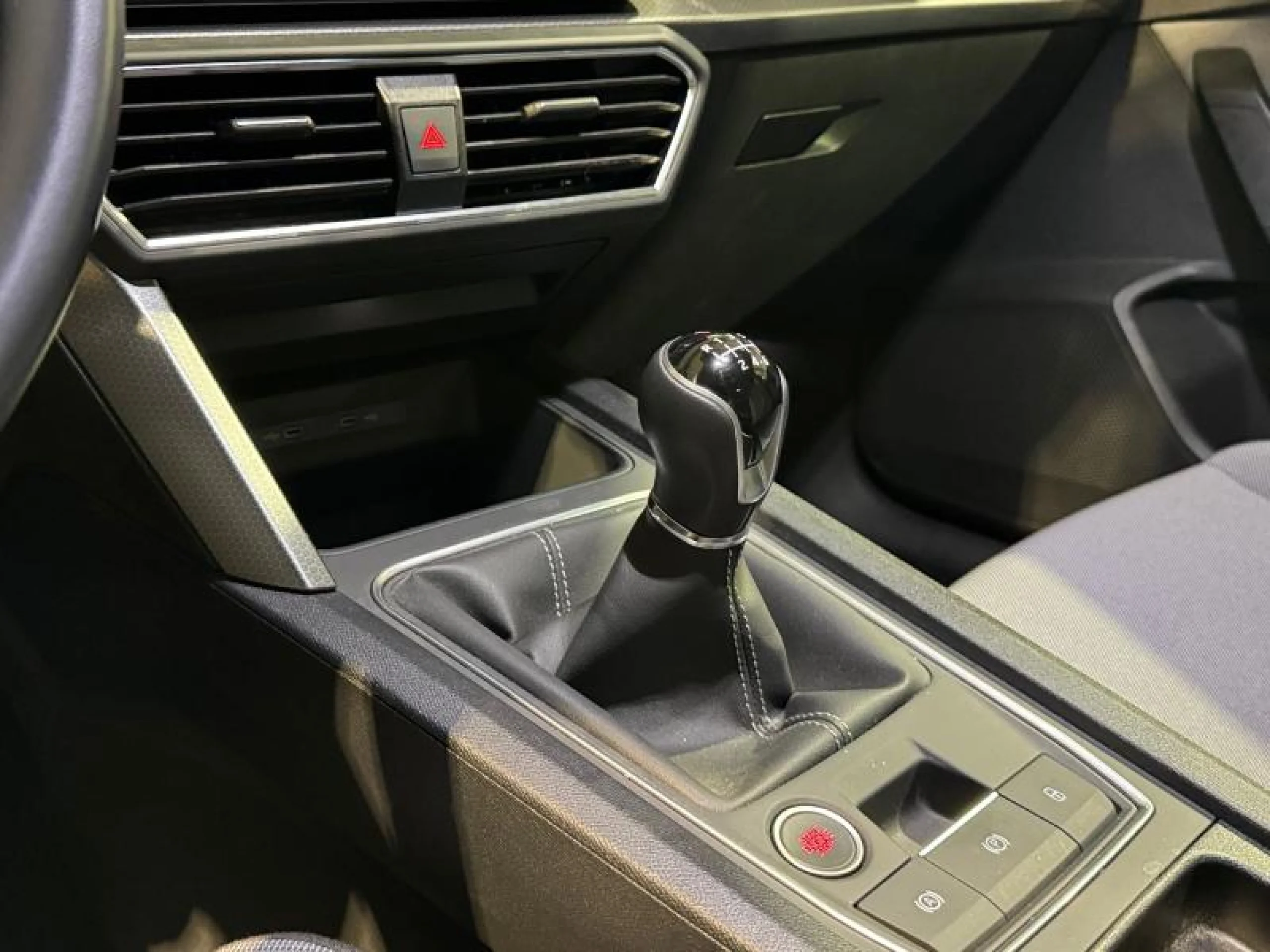 SEAT LEON 2.0 TDI 85KW STYLE XL - Foto 9