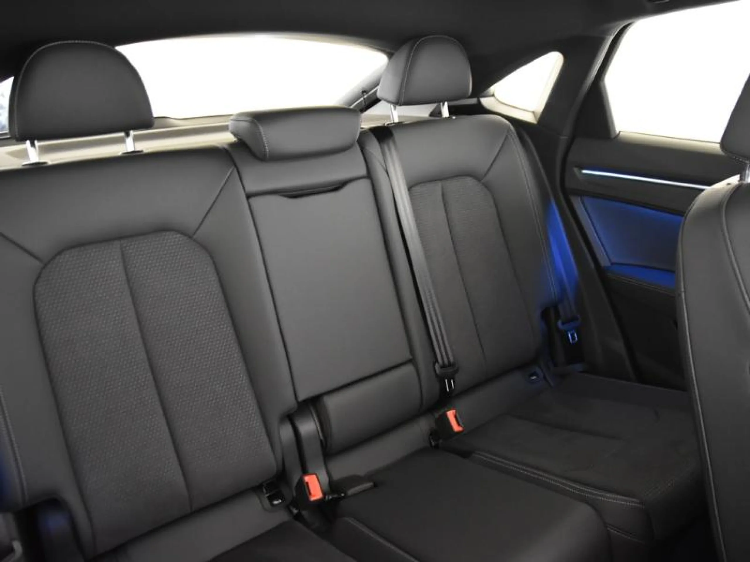 AUDI Q3 SPORTBACK BLACK LINE 35 TDI 110KW (150CV) S TRONIC - Foto 5