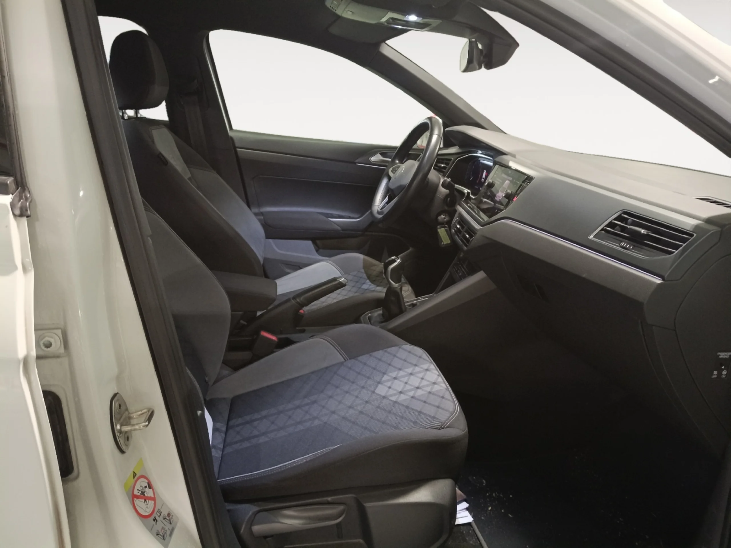 VOLKSWAGEN POLO R LINE 1.0 TSI 70KW (95CV) - Foto 5