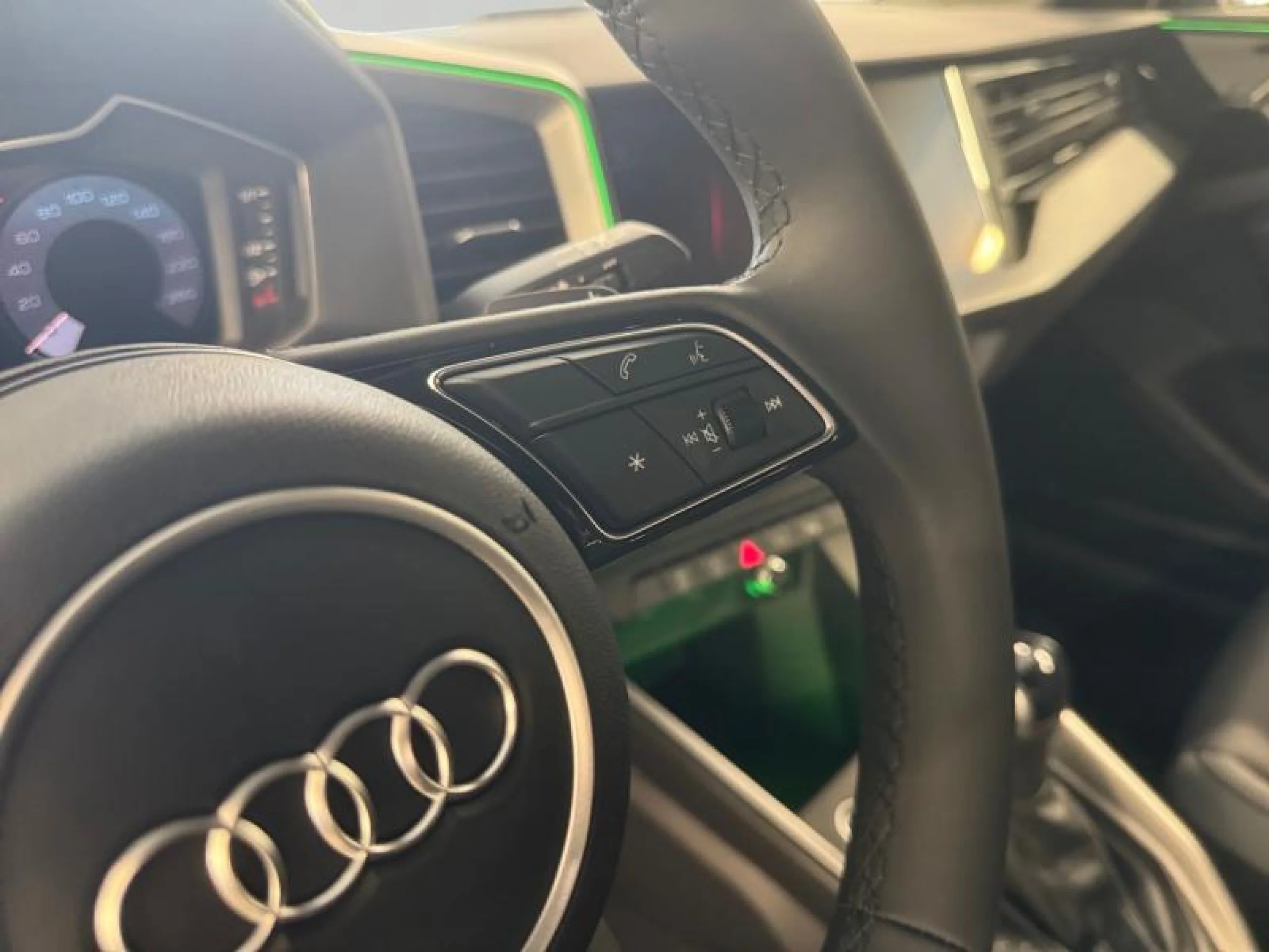 AUDI A1 A1 SPORTBACK ADRENALIN BLACK EDITION 30 TFSI  85(116) KW(CV) S TRONIC - Foto 9