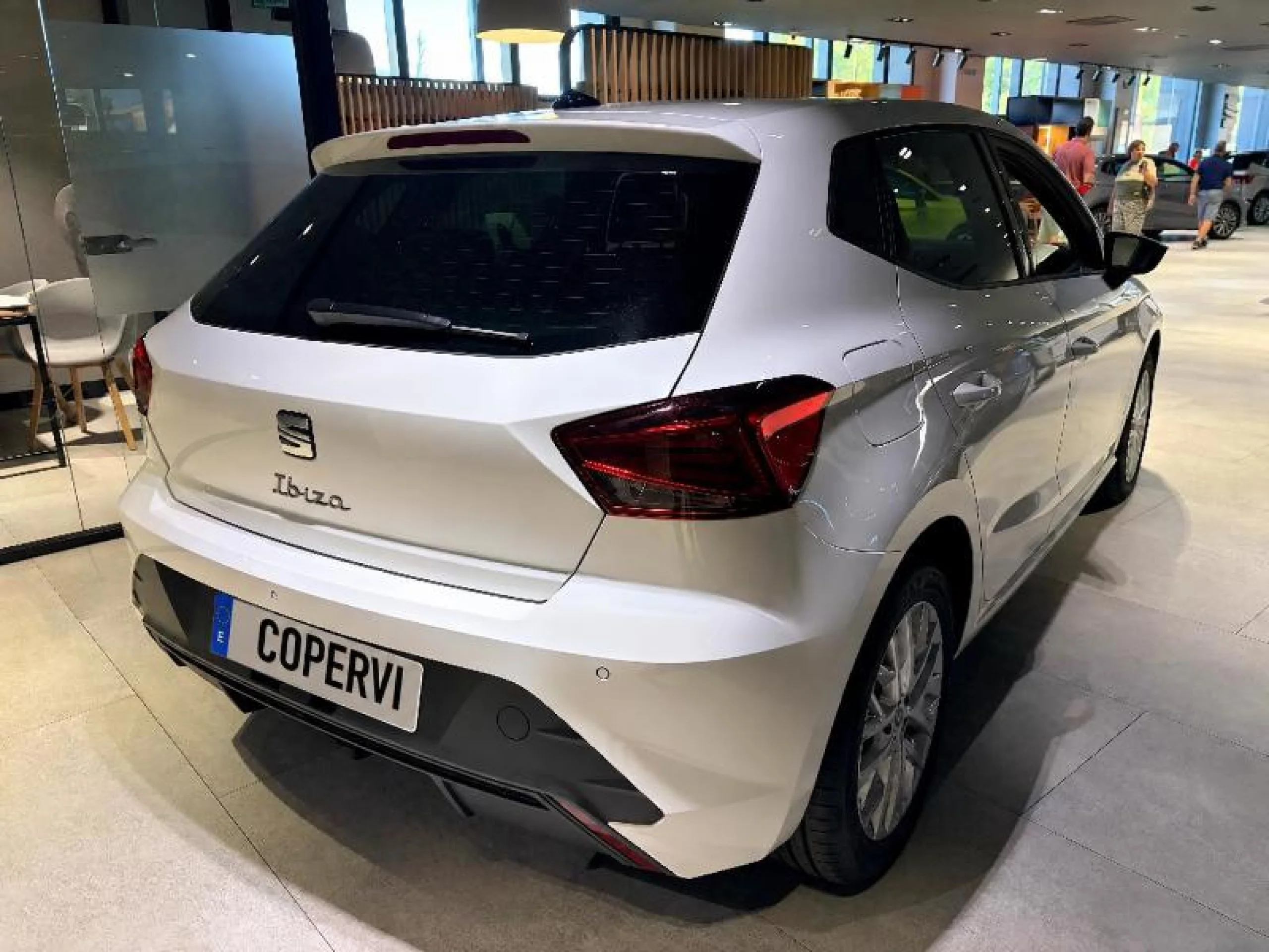 SEAT IBIZA 1.0 TSI 85KW (115CV) START&STOP STYLE+ - Foto 4