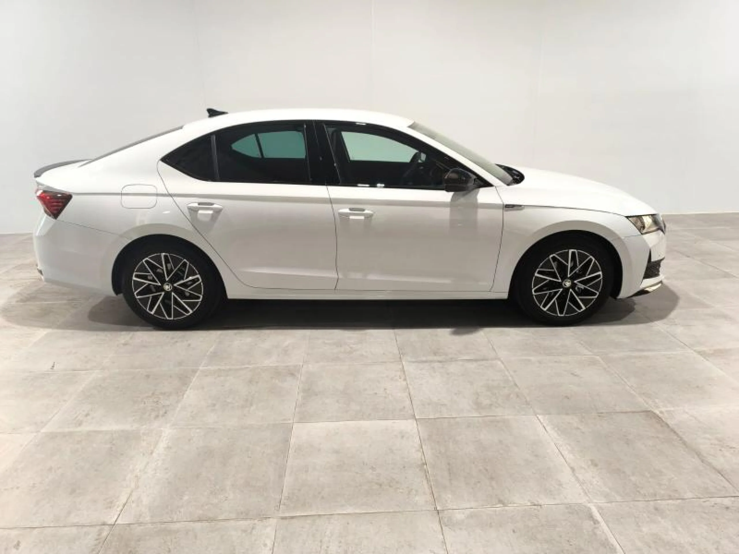 SKODA OCTAVIA 2.0 TDI 110KW (150 CV) DSG SPORTLINE - Foto 2