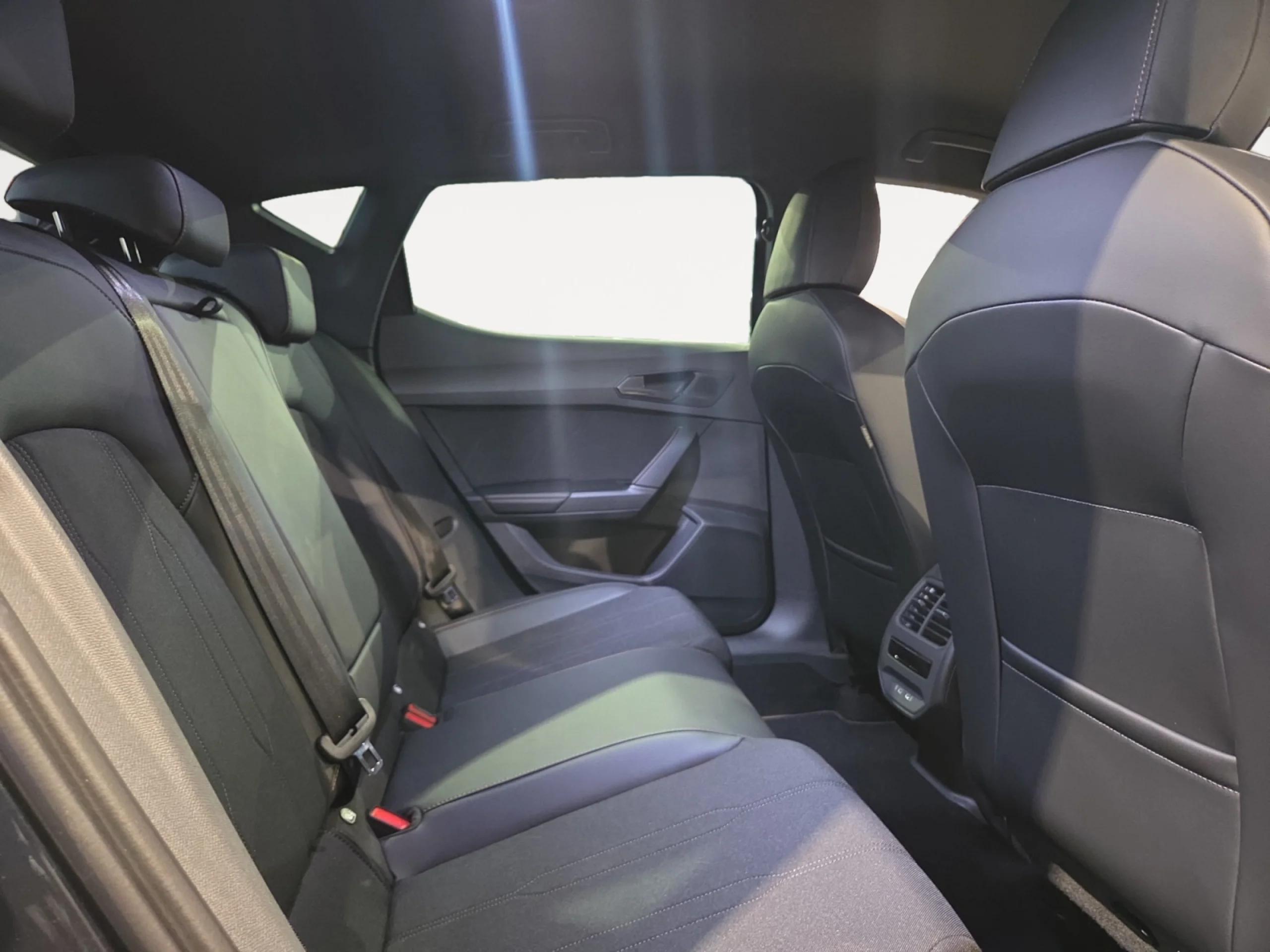 CUPRA LEON 1.5 TSI E HYBRID 150W (204CV) DSG - Foto 6