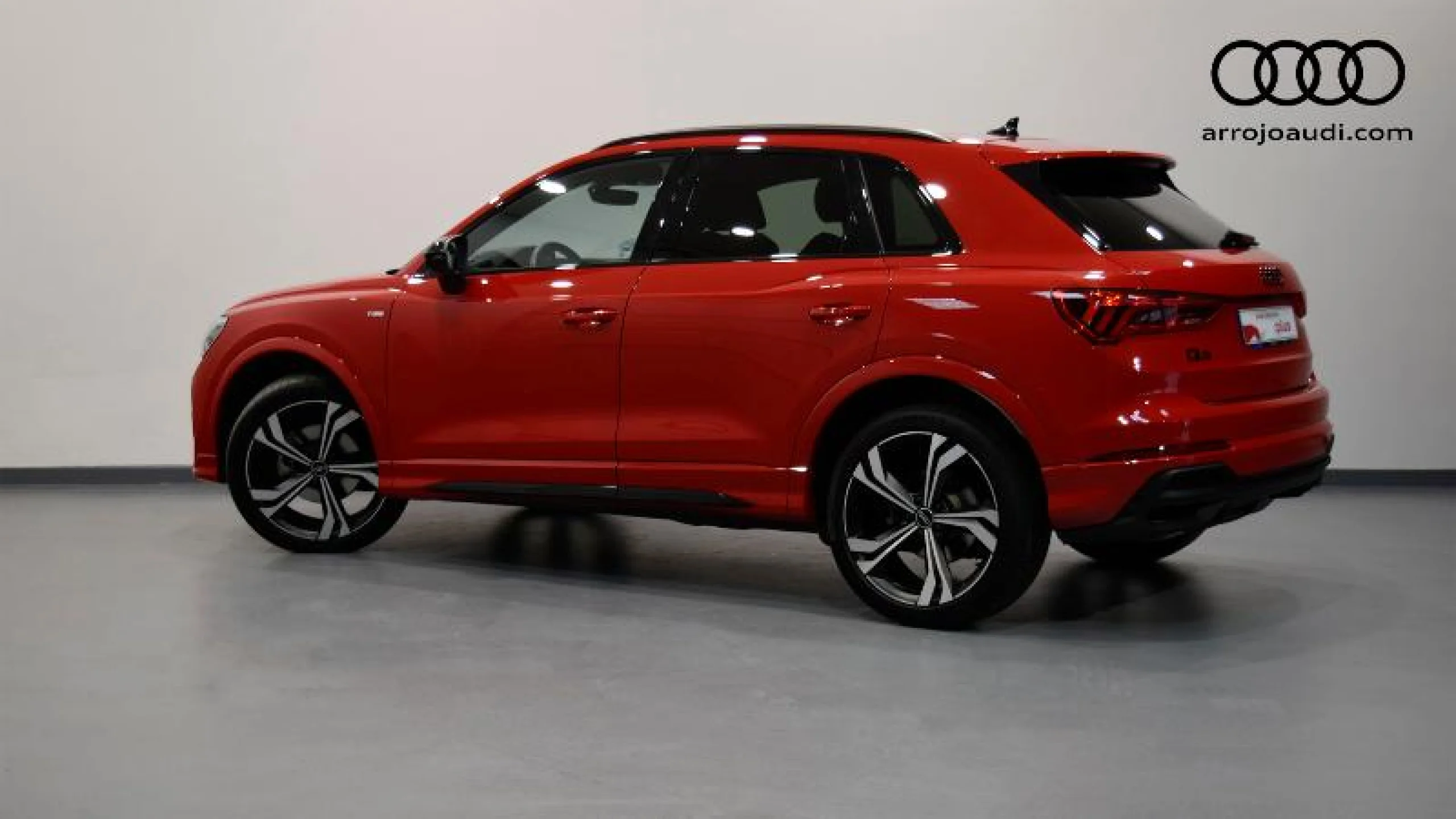 AUDI Q3 BLACK LINE 35 TDI 110KW (150CV) - Foto 2
