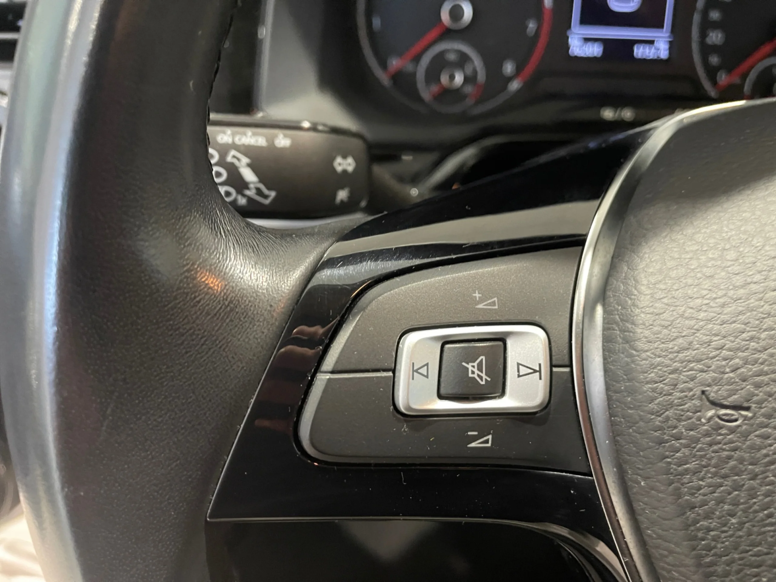 VOLKSWAGEN POLO ADVANCE 1.0 TSI 70KW (95CV) - Foto 9