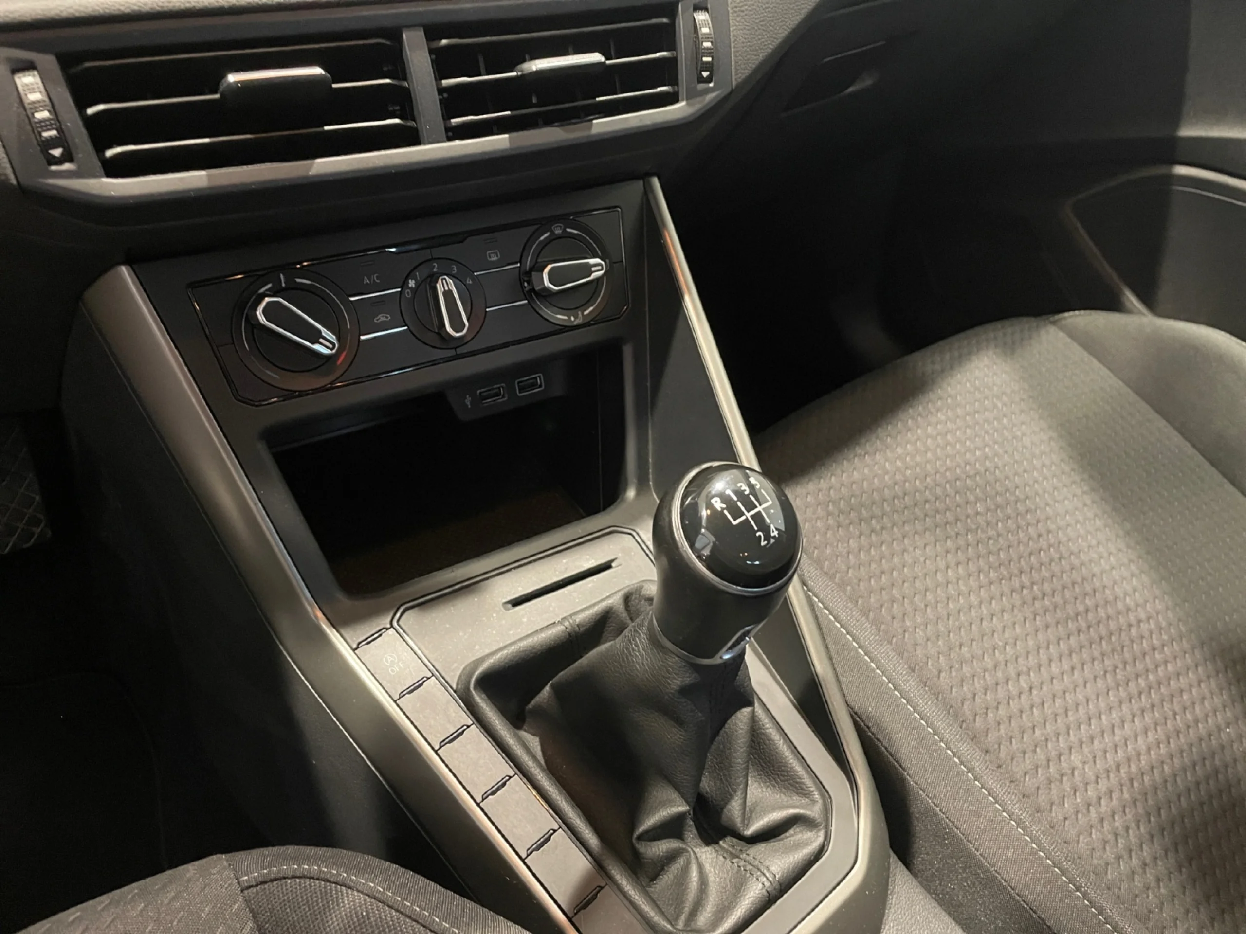 VOLKSWAGEN POLO ADVANCE 1.0 TSI 70KW (95CV) - Foto 12