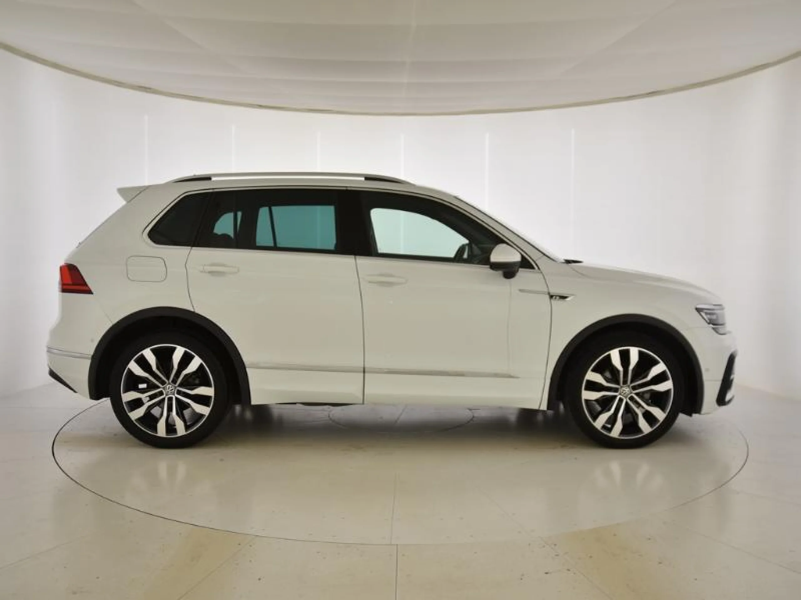 VOLKSWAGEN TIGUAN SPORT 2.0 TDI 110KW (150CV) DSG - Foto 3