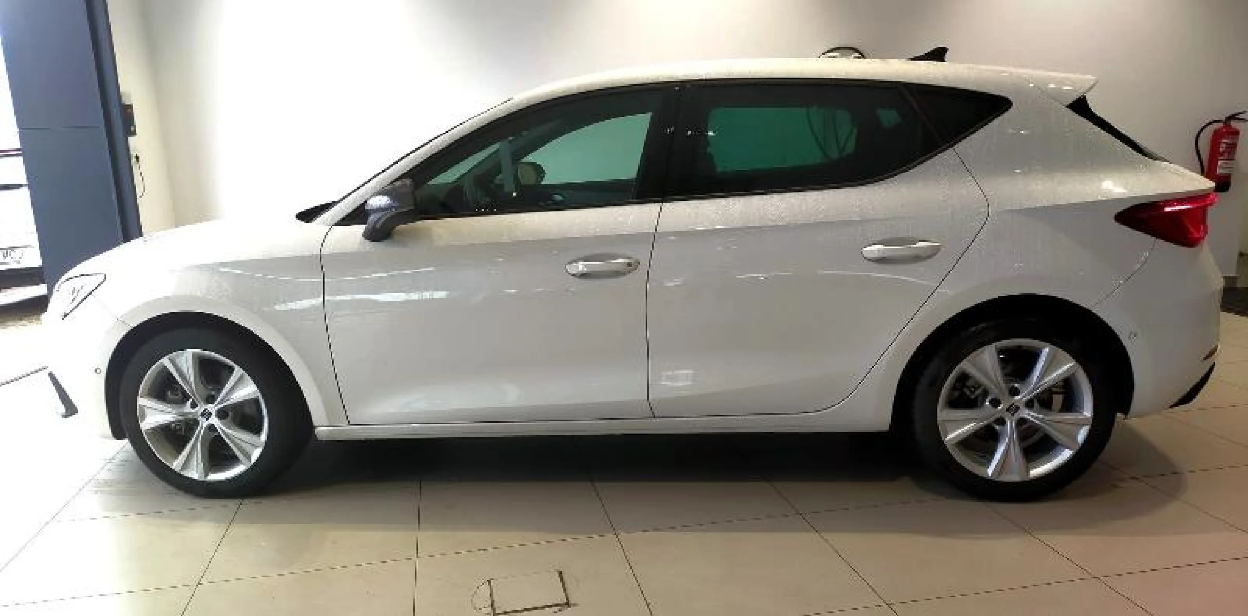 SEAT LEON LEON 2.0 TDI 110 KW (150 CV) DSG FR XL VISION 2024 - Foto 2