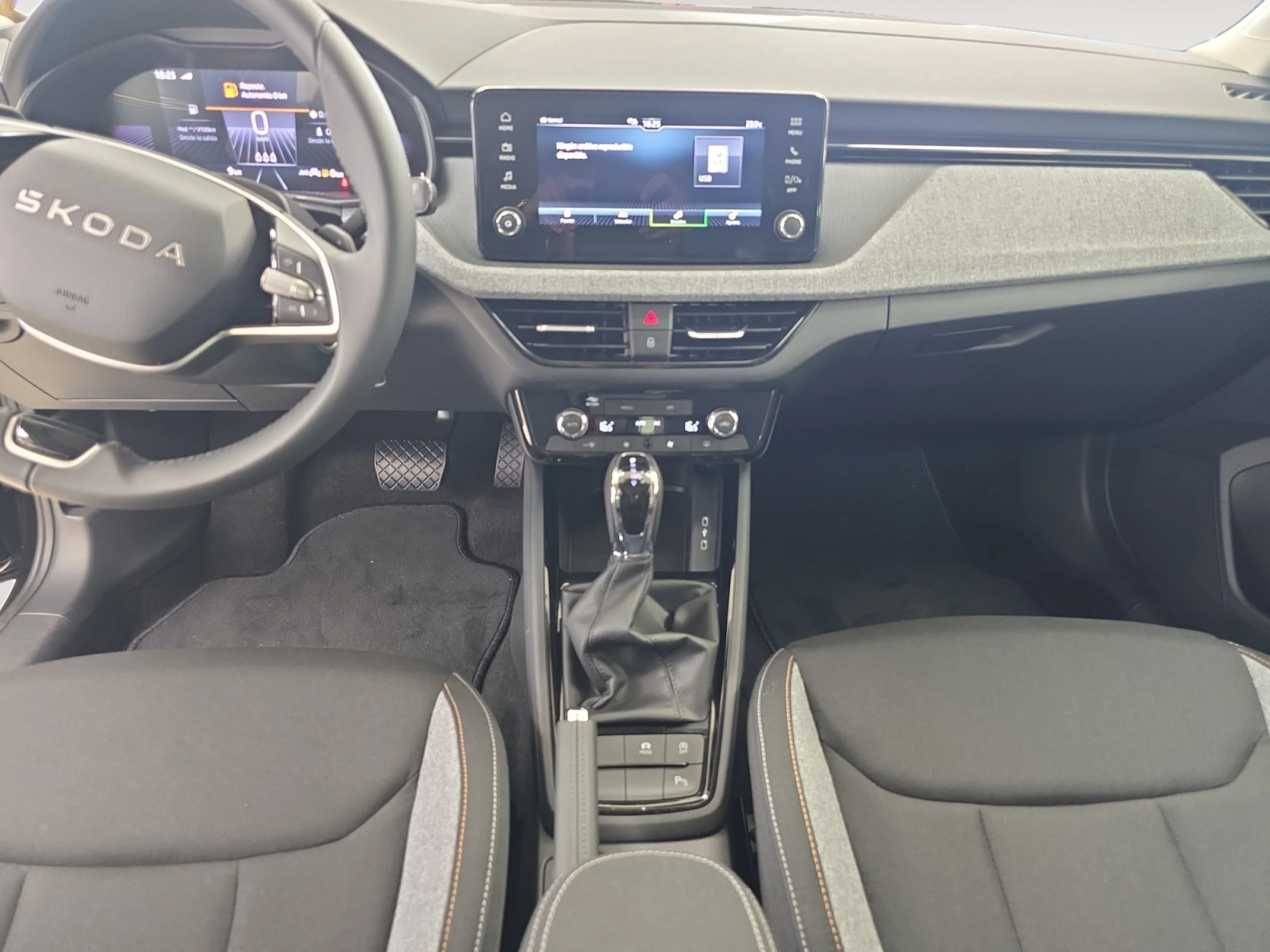 SKODA KAMIQ 1.0 TSI 85KW (115CV) DSG SELECTION - Foto 11