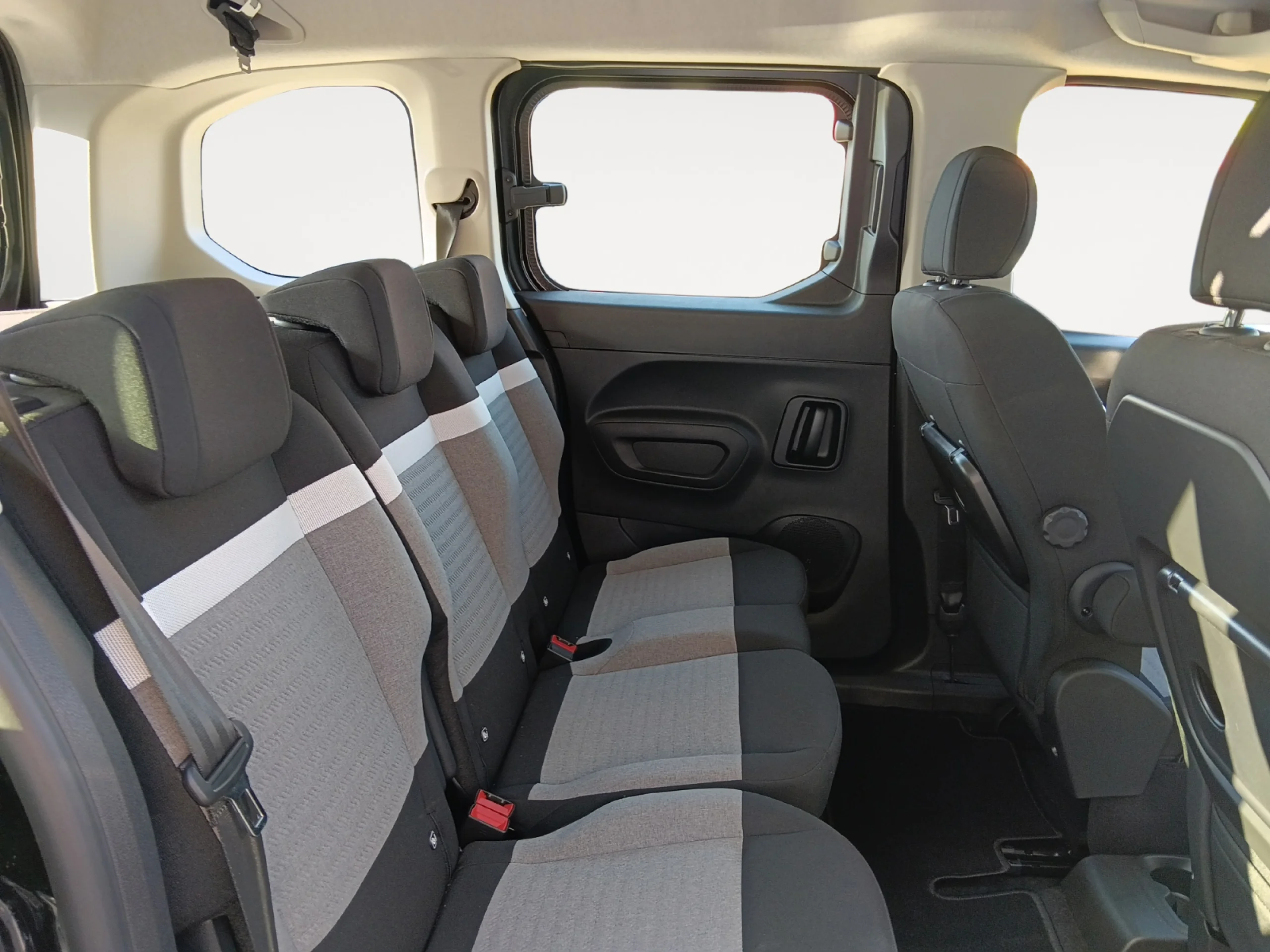 CITROEN BERLINGO COMBI N1 PLUS XL DIÉSEL 100CV MANUAL - Foto 6