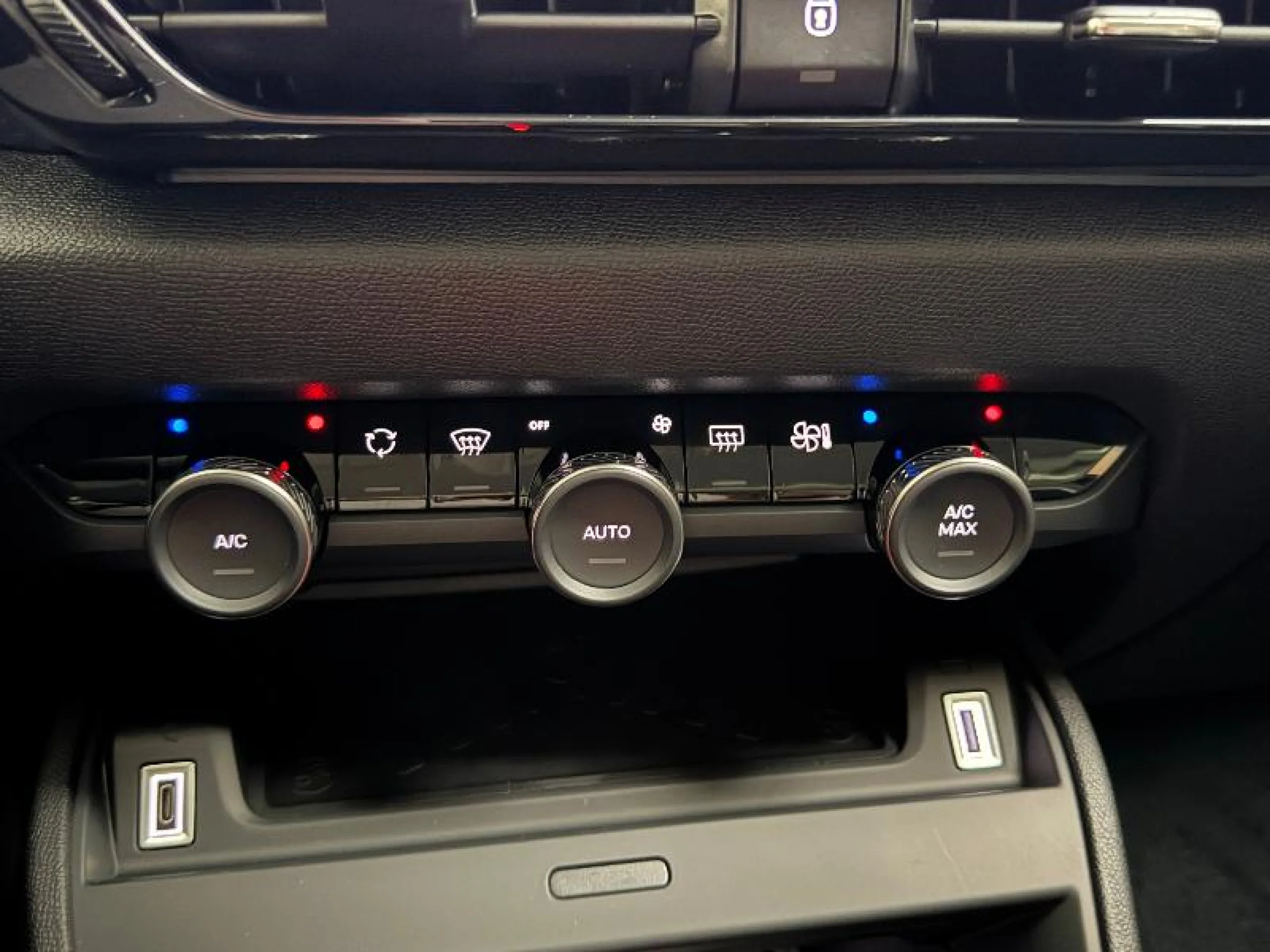 CITROEN C4 HYBRID 145 Ë DCS6 MAX - Foto 17