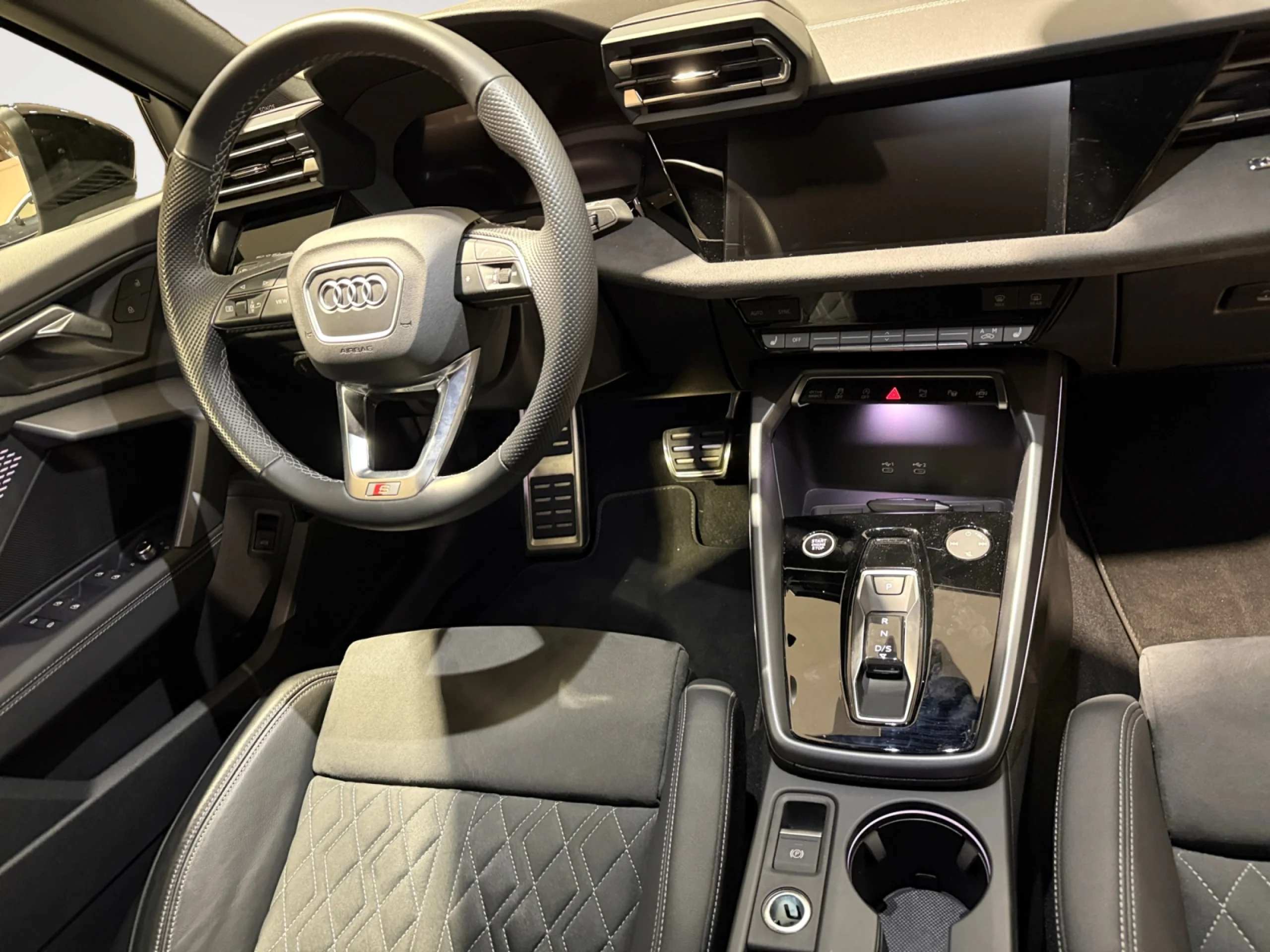 AUDI A3 SEDAN S LINE 35 TFSI 110KW S TRONIC - Foto 7