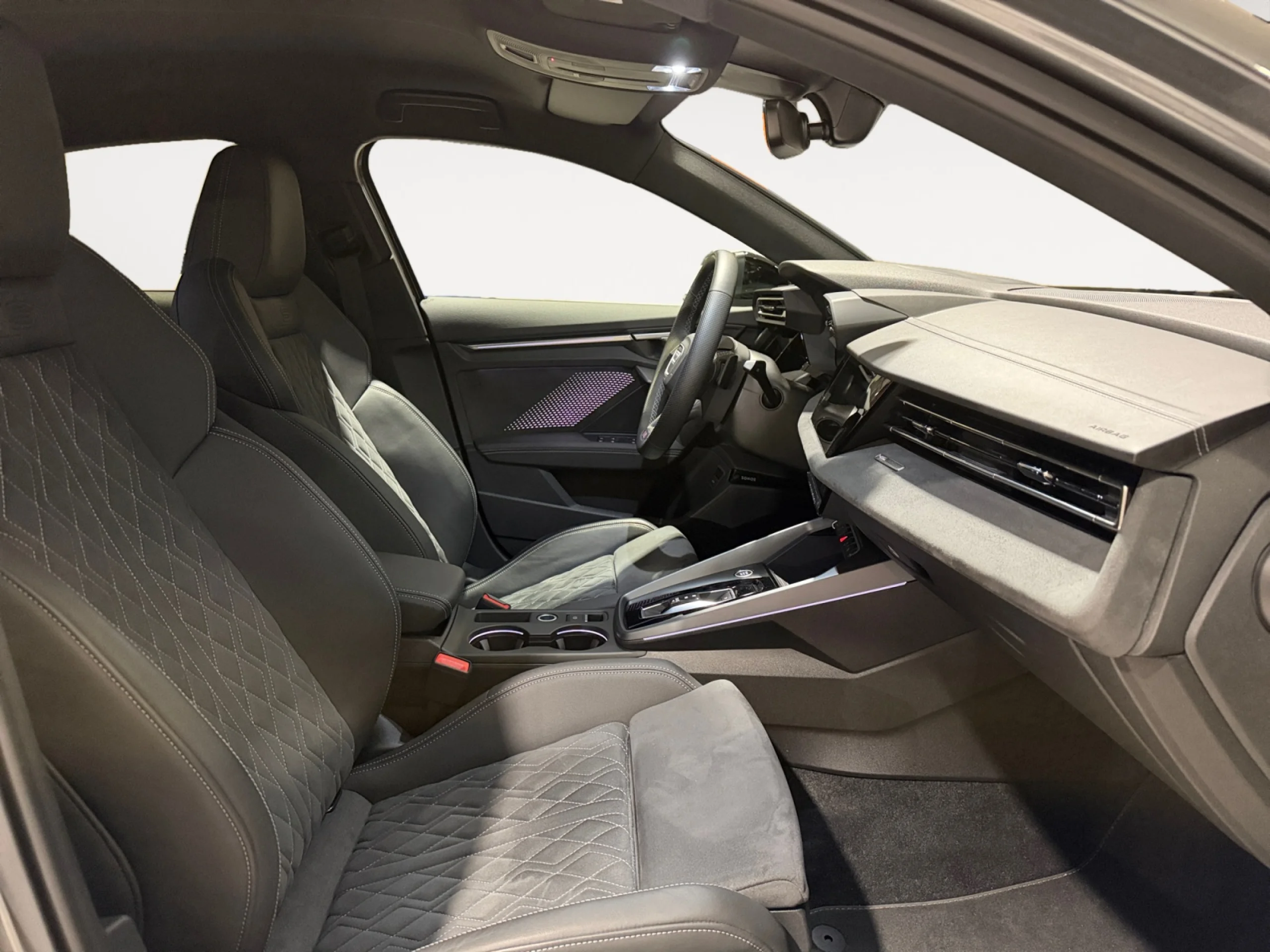 AUDI A3 SEDAN S LINE 35 TFSI 110KW S TRONIC - Foto 8