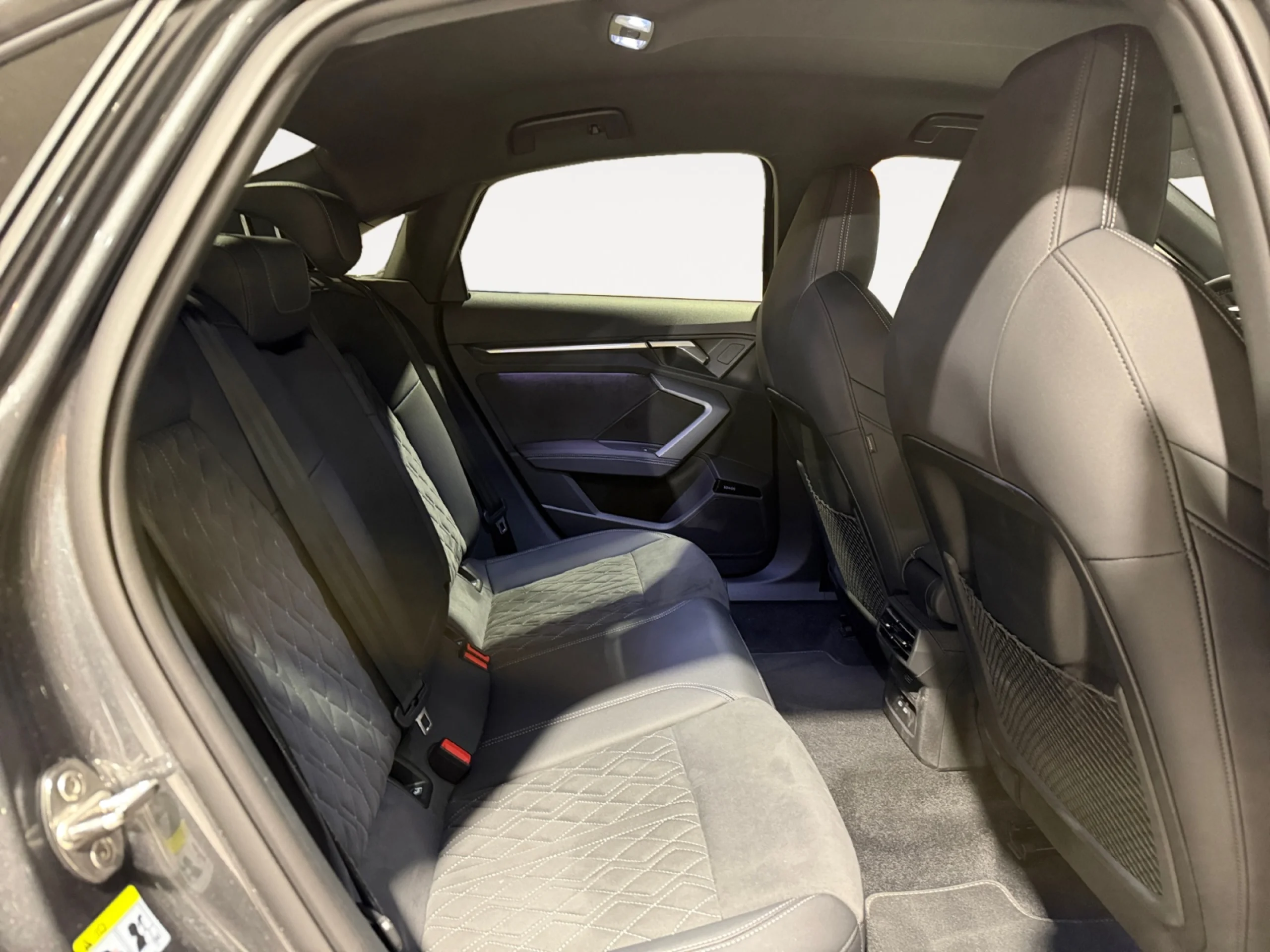 AUDI A3 SEDAN S LINE 35 TFSI 110KW S TRONIC - Foto 9