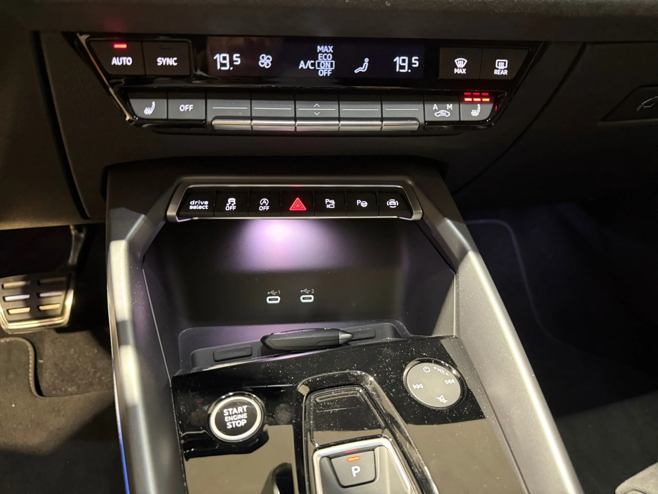 AUDI A3 SEDAN S LINE 35 TFSI 110KW S TRONIC - Foto 17