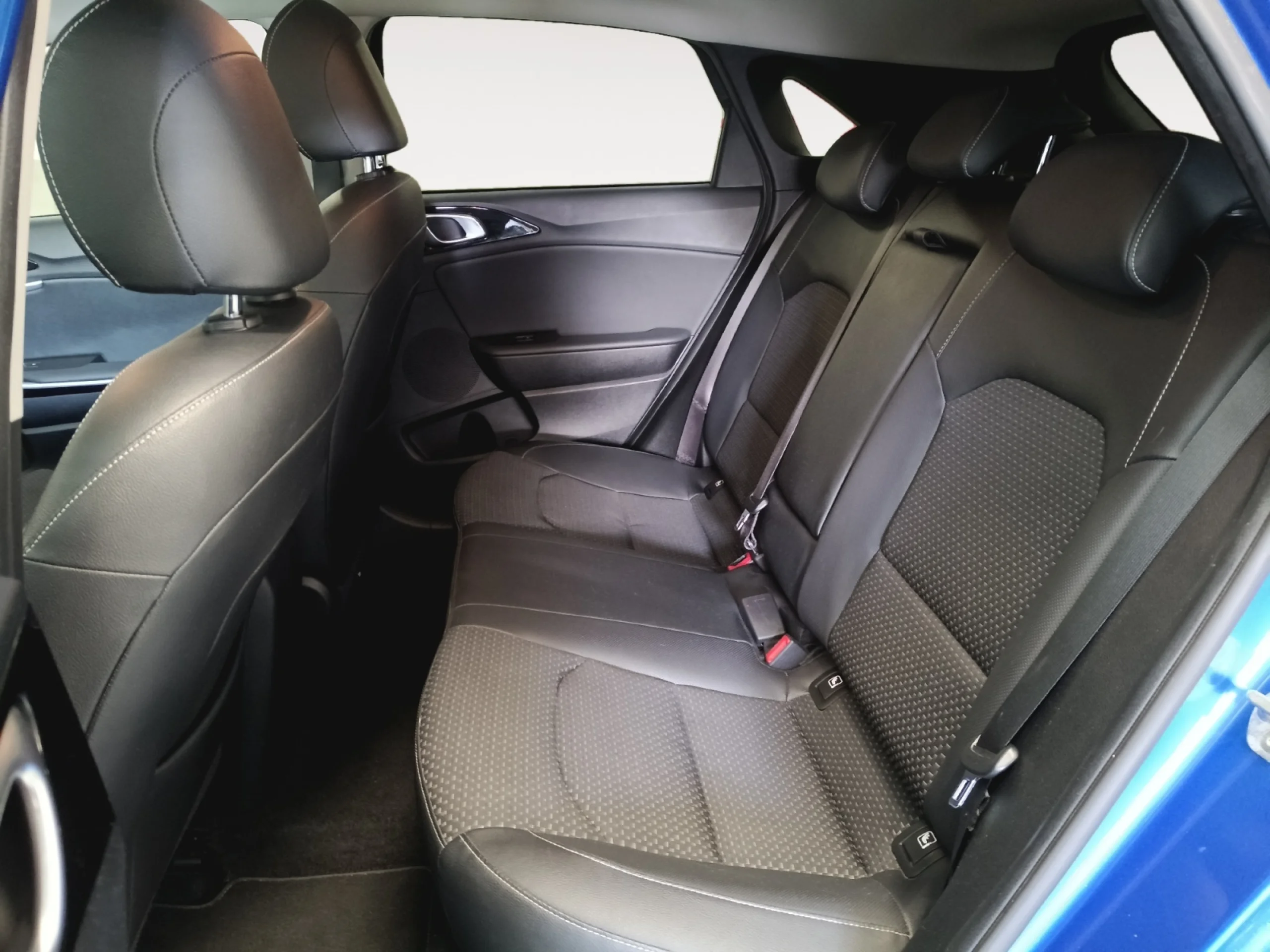 KIA CEED 1.0 T GDI 88KW (120CV) TECH - Foto 6