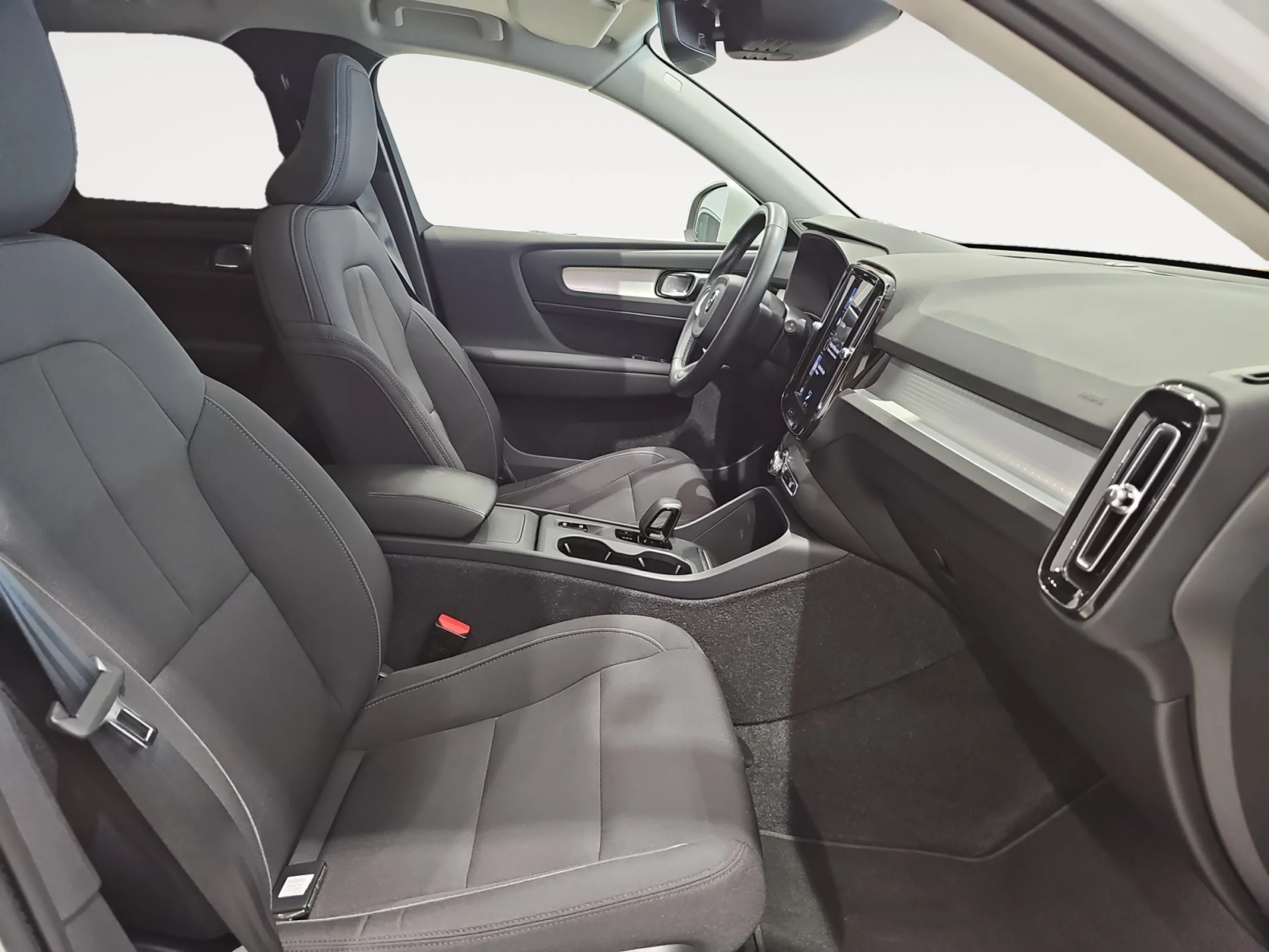 VOLVO XC40 1.5 T3 MOMENTUM PRO AUTO - Foto 5