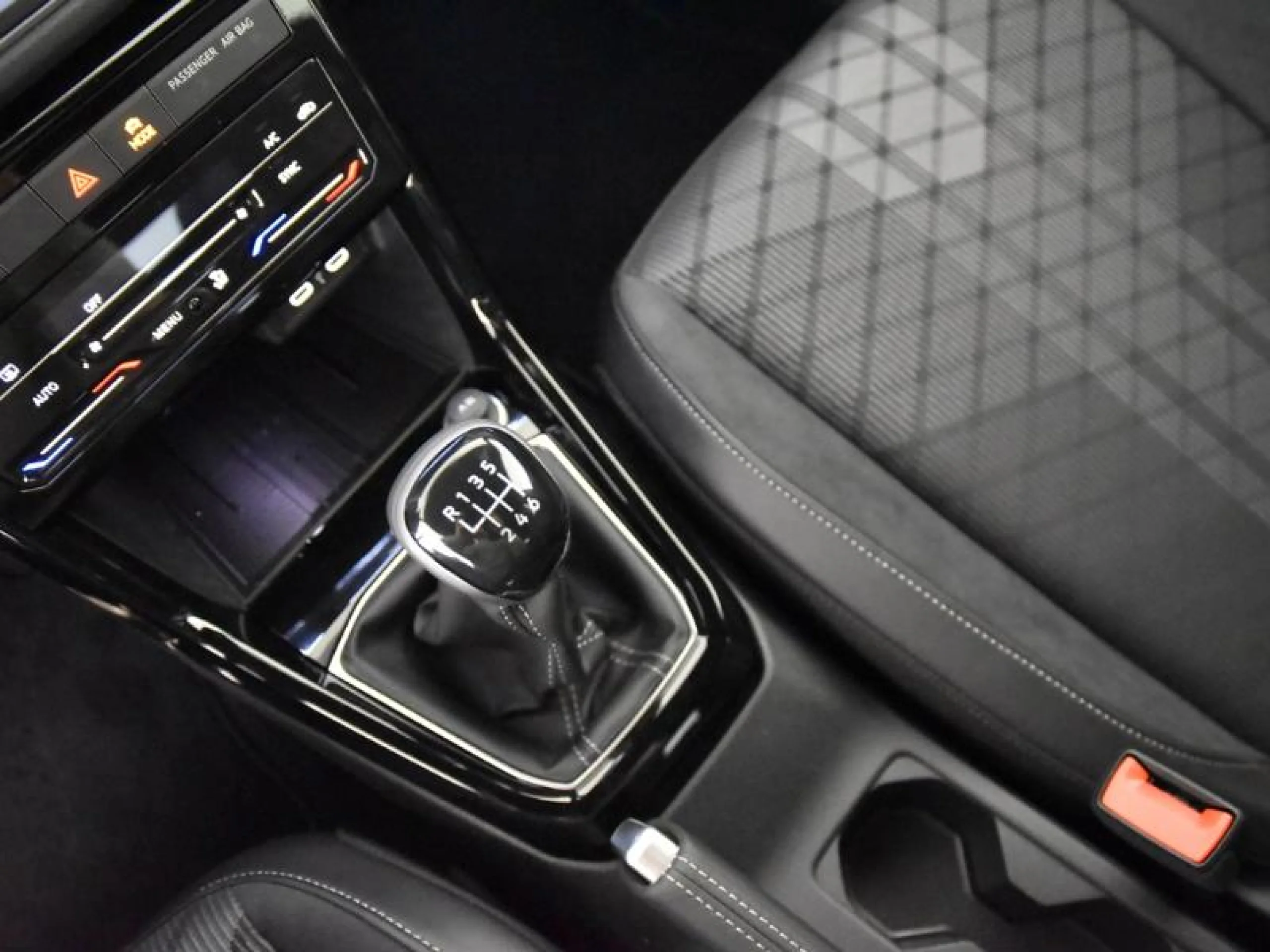 VOLKSWAGEN T CROSS T CROSS R LINE 1.0 TSI 85 KW (115 CV)  6 VEL. - Foto 10