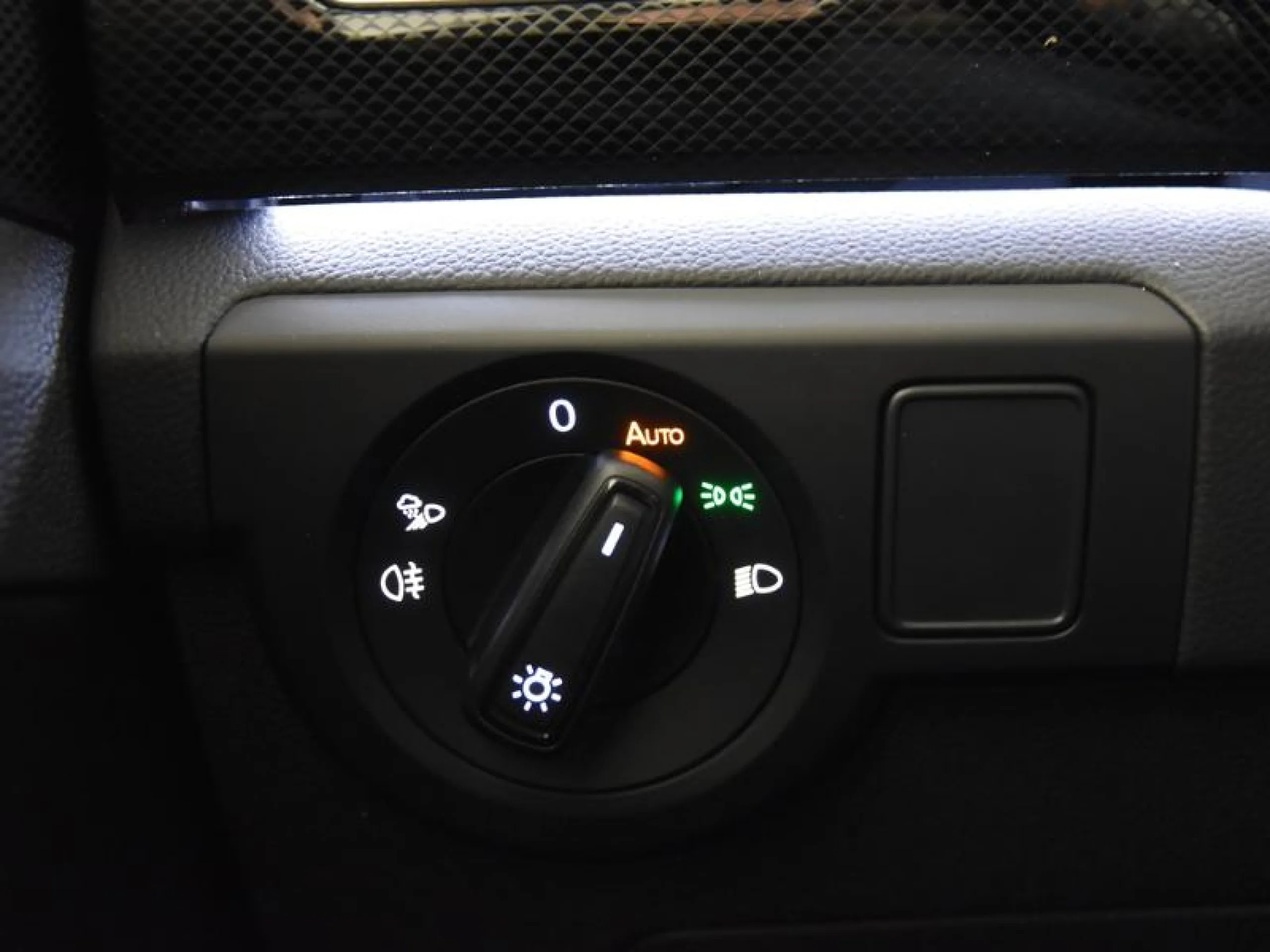 VOLKSWAGEN T CROSS T CROSS R LINE 1.0 TSI 85 KW (115 CV)  6 VEL. - Foto 16