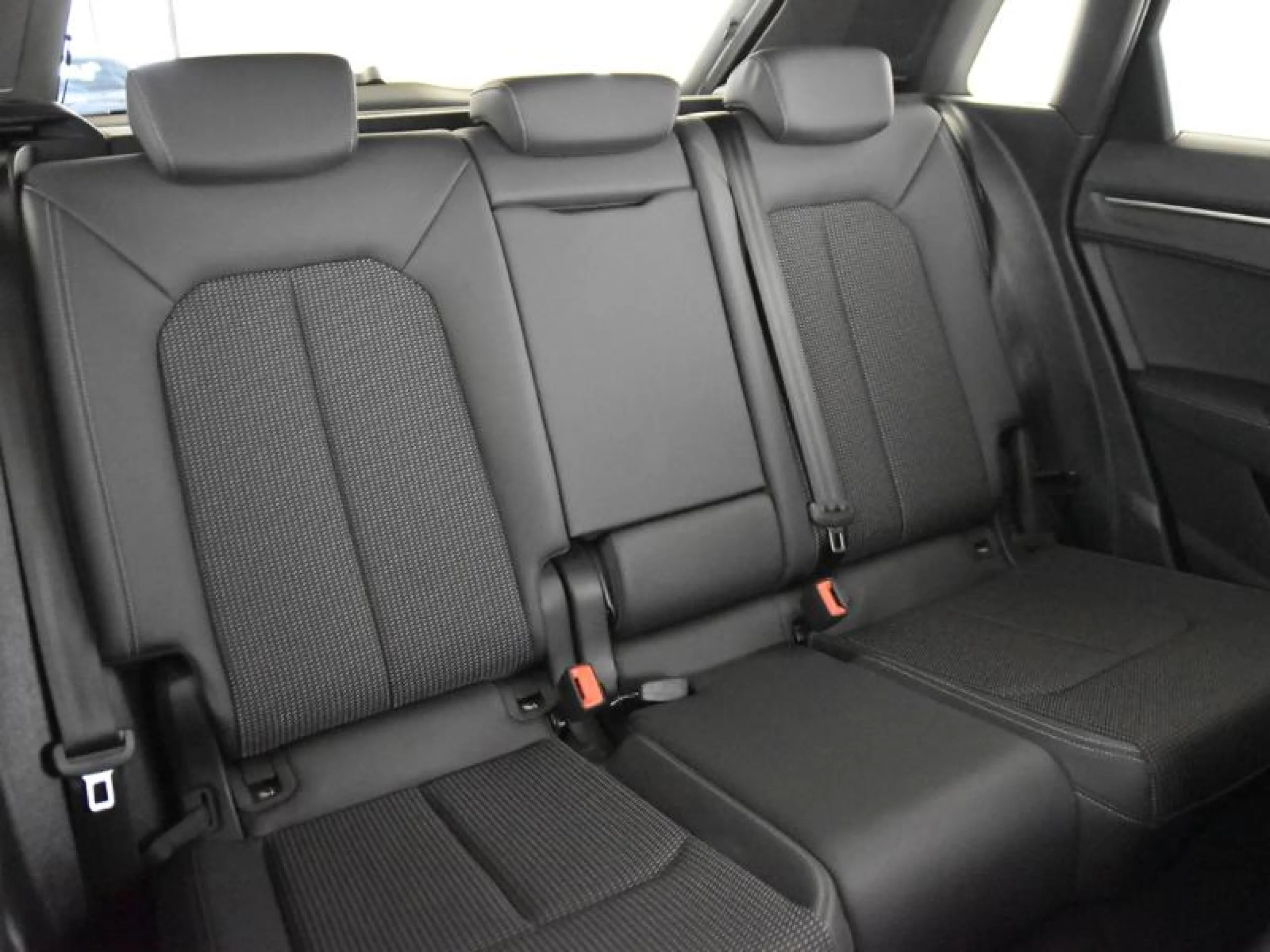 AUDI Q3 BLACK LINE 35 TDI 110KW (150CV) S TRONIC - Foto 6