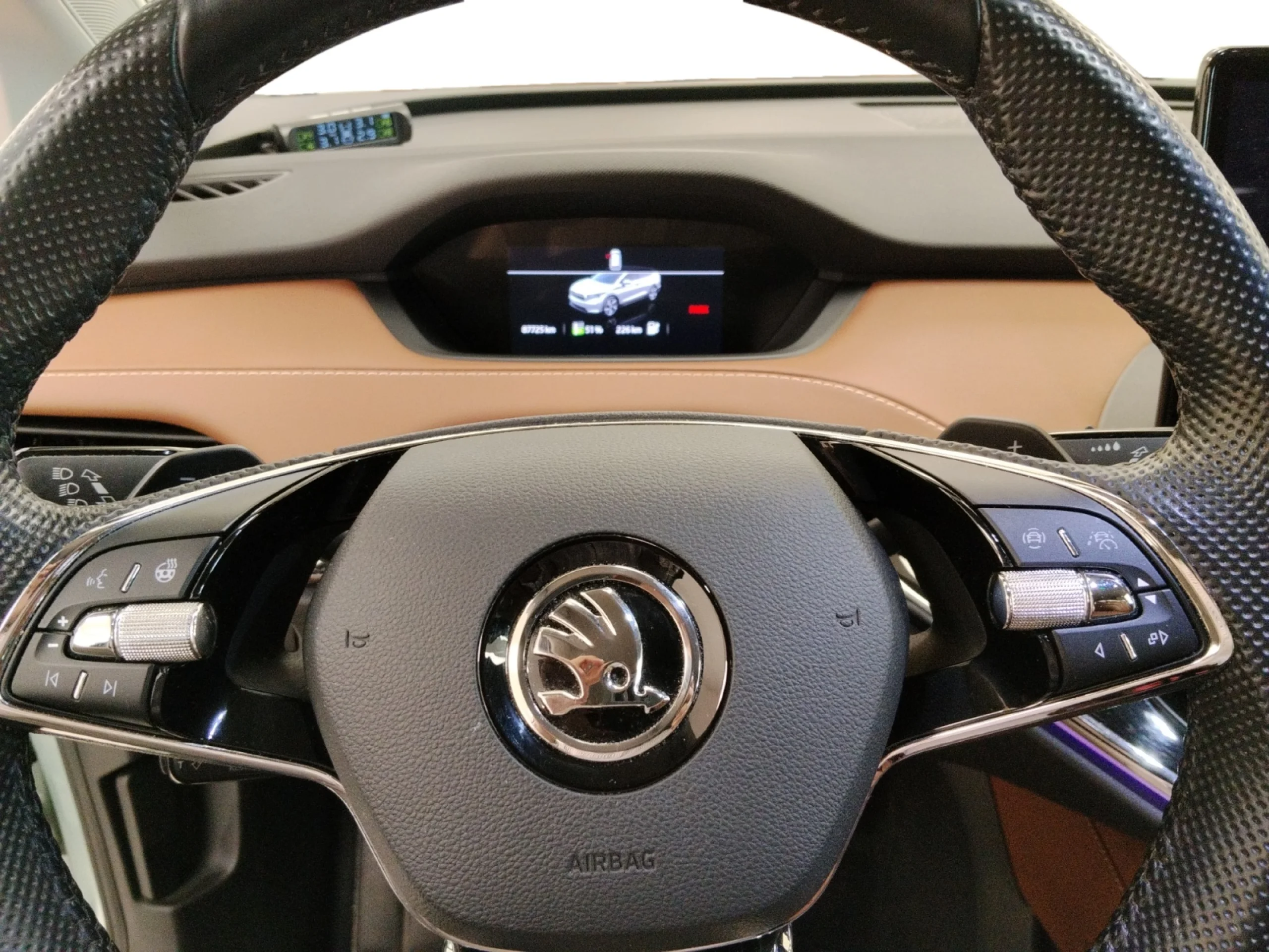 SKODA ENYAQ IV 80 150 KW (204 CV) 82 KWH (77 KWH NET - Foto 9