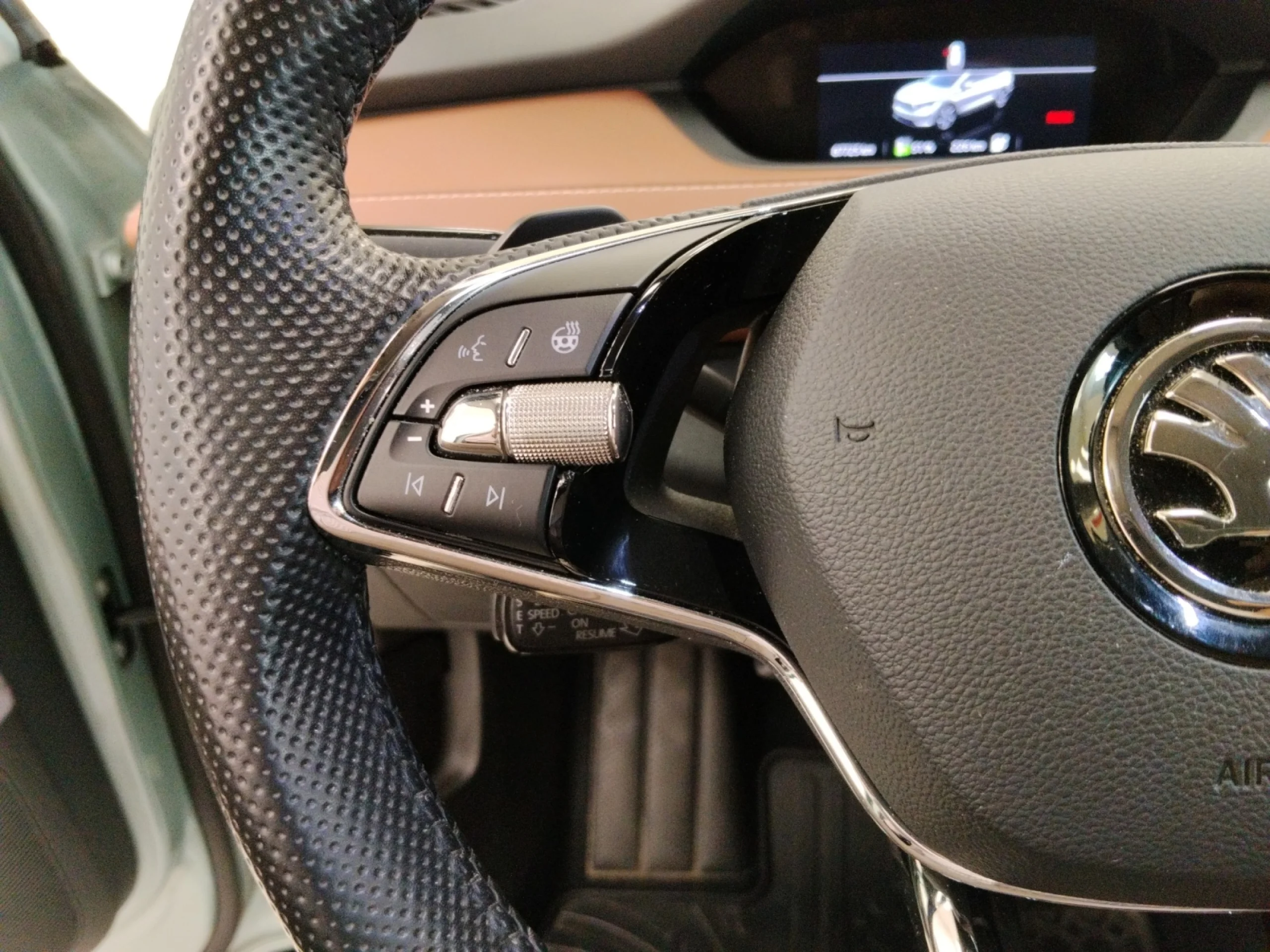 SKODA ENYAQ IV 80 150 KW (204 CV) 82 KWH (77 KWH NET - Foto 11