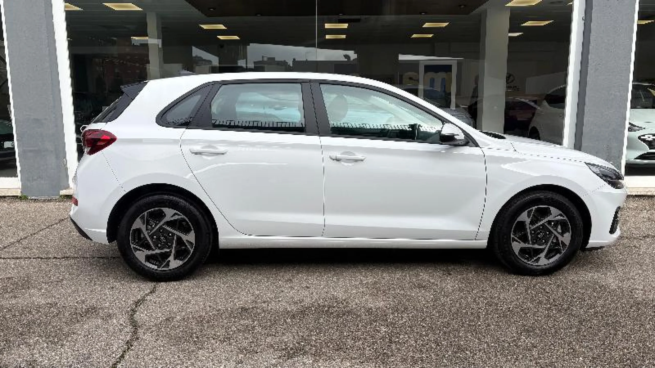 HYUNDAI I30 1.0 TGDI 48V KLASS - Foto 5