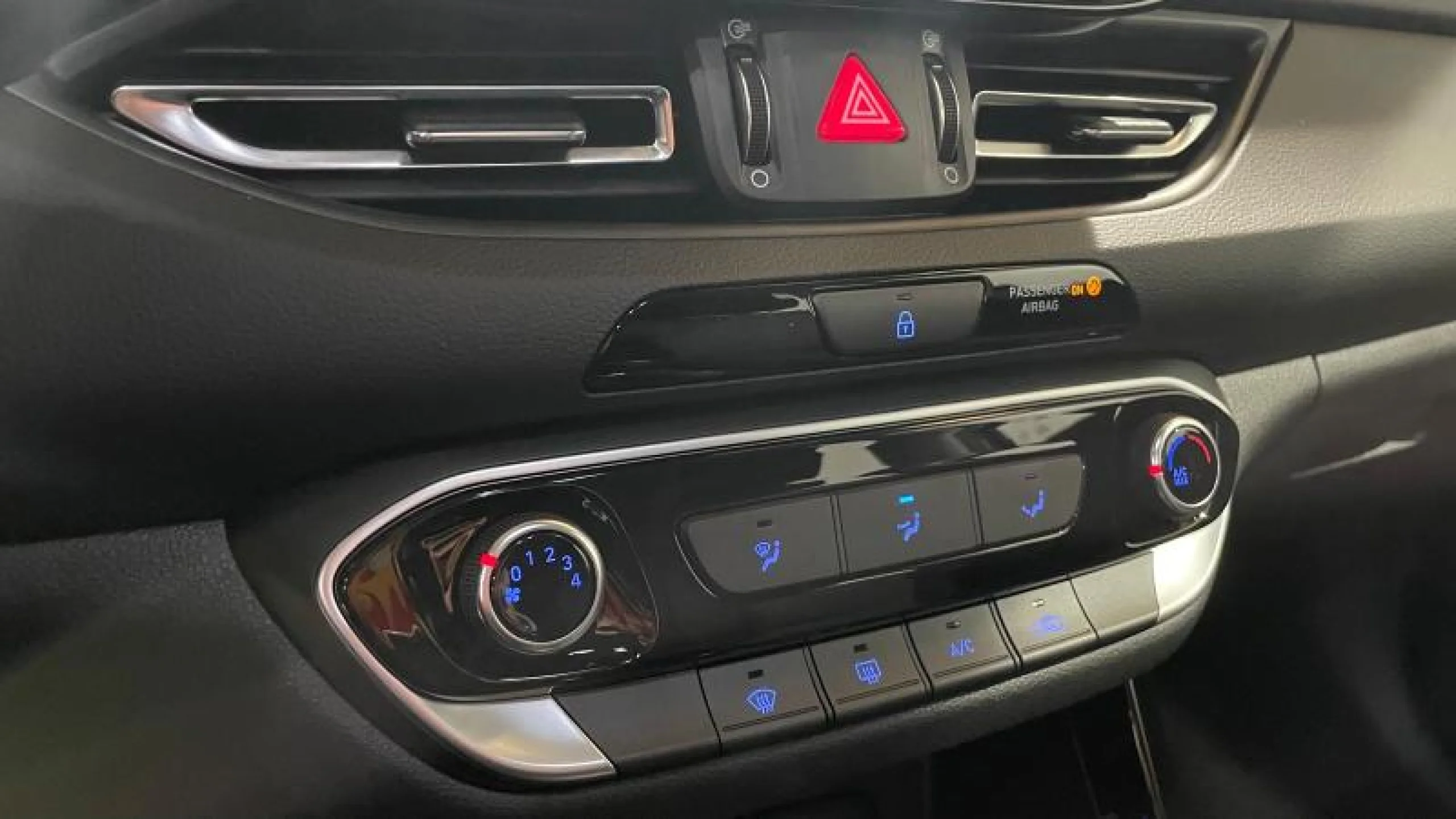 HYUNDAI I30 1.0 TGDI 48V KLASS - Foto 18