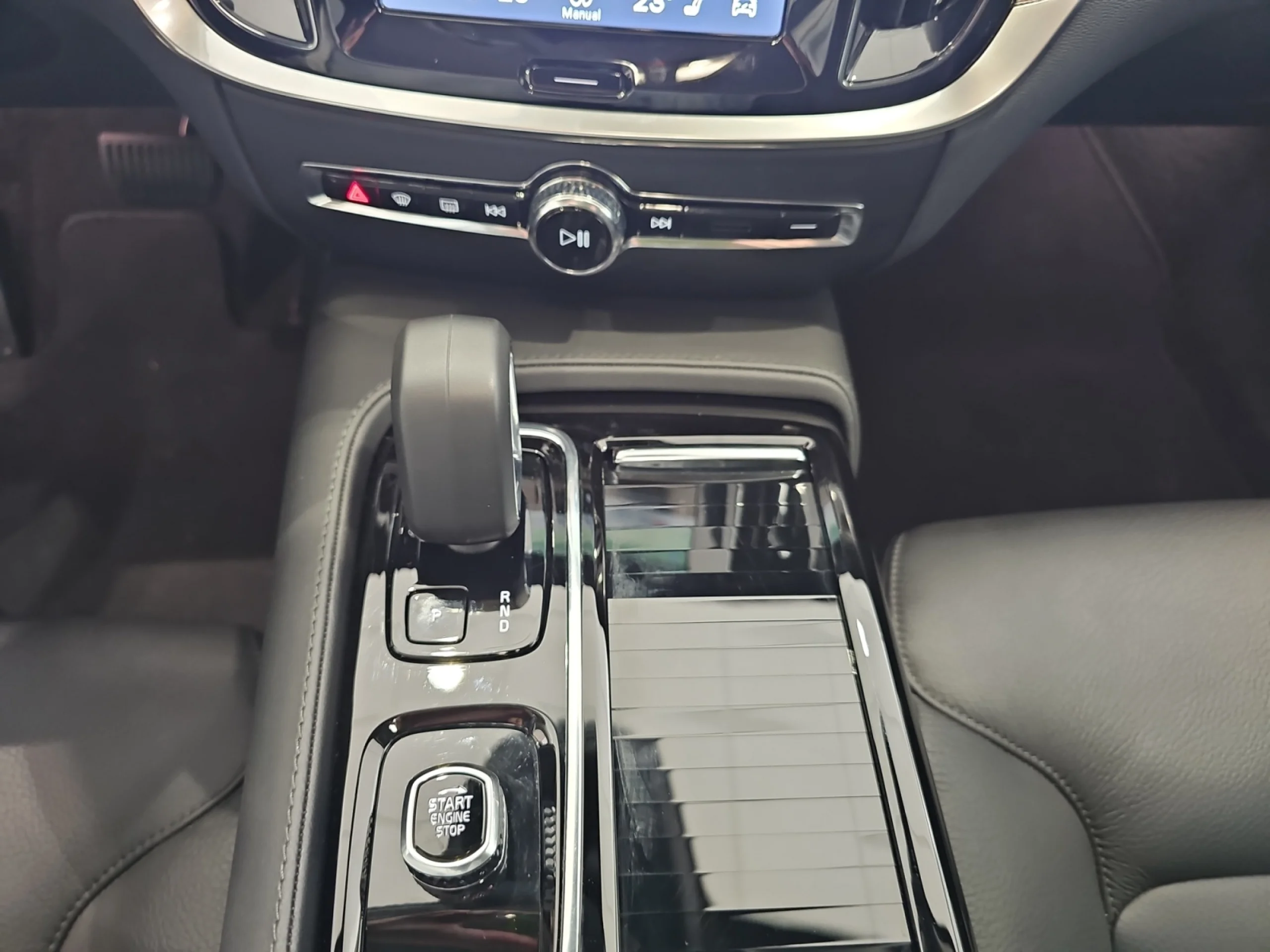 VOLVO V60 2.0 T6 AWD RECHARGE CORE AUTO - Foto 11