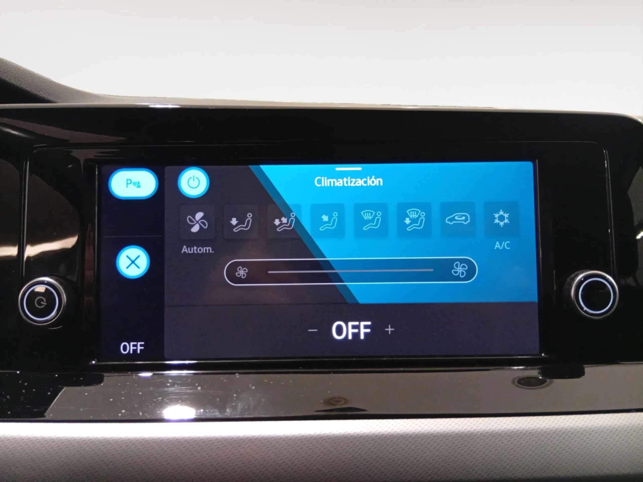 VOLKSWAGEN GOLF 2.0 TDI 85KW (115CV) - Foto 9