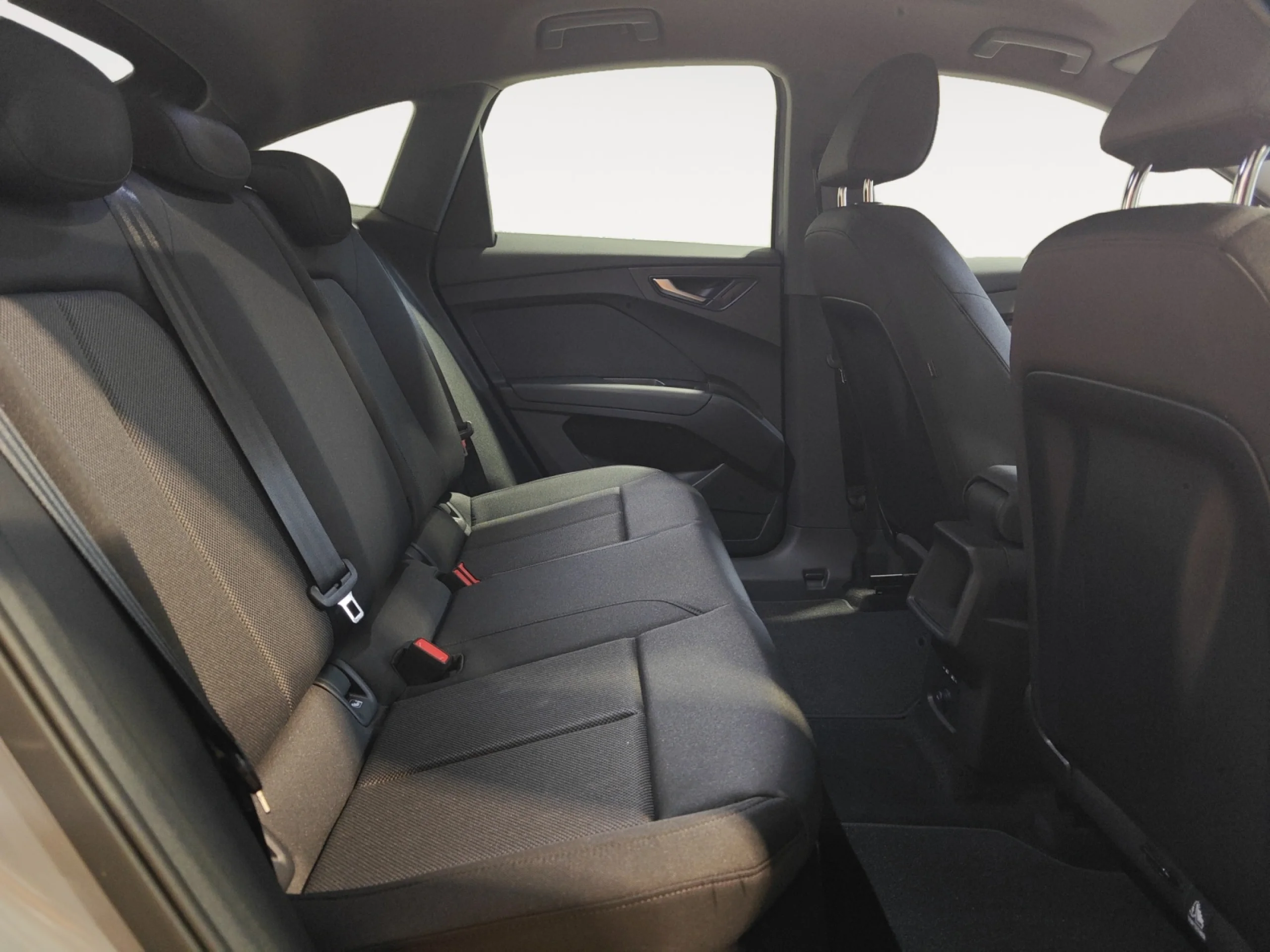 AUDI Q4 SPORTBACK E TRON ADVANCED 40 E TRON 150KW 63KWH - Foto 6