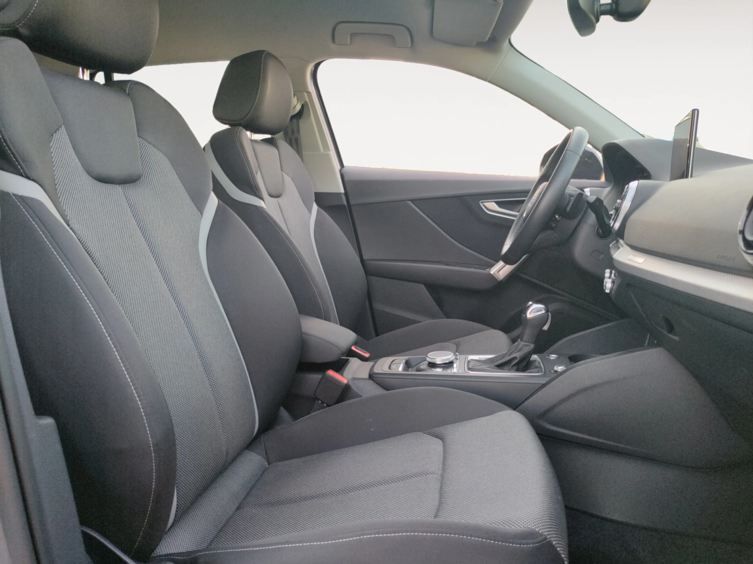 AUDI Q2 BLACK LINE 35 TFSI 110KW S TRONIC - Foto 5