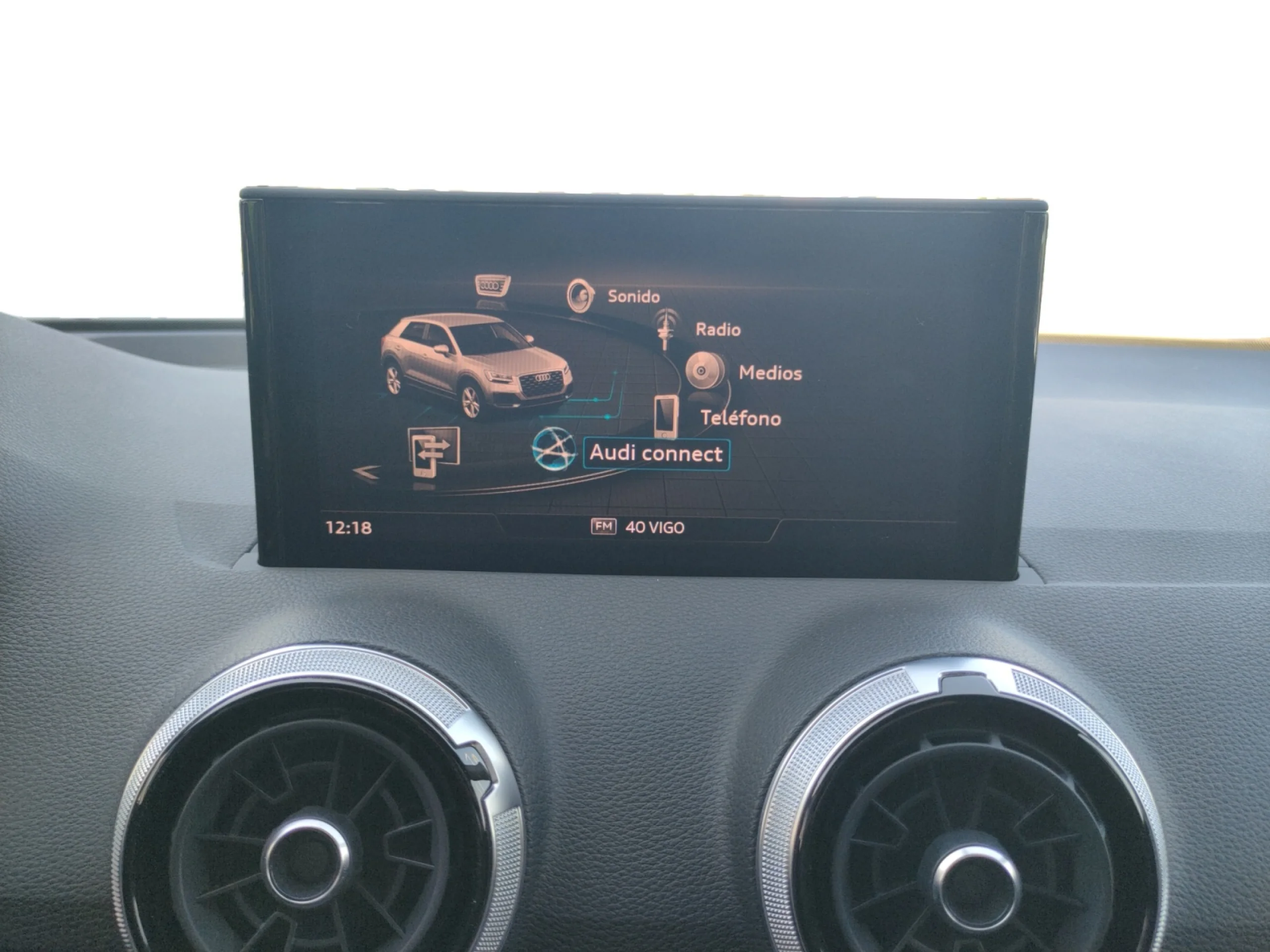 AUDI Q2 BLACK LINE 35 TFSI 110KW S TRONIC - Foto 9