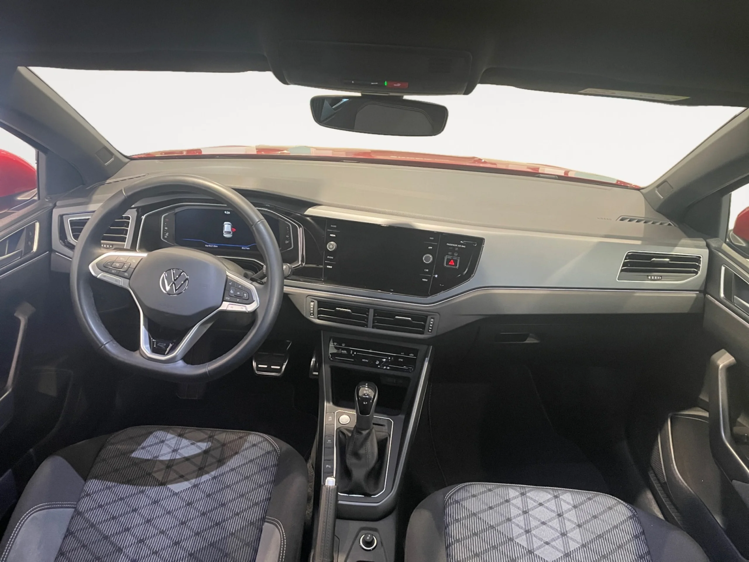 VOLKSWAGEN TAIGO TAIGO R LINE 1.0 TSI 85 KW (115 CV )  AUTOM TICO DSG 7 VEL. - Foto 4