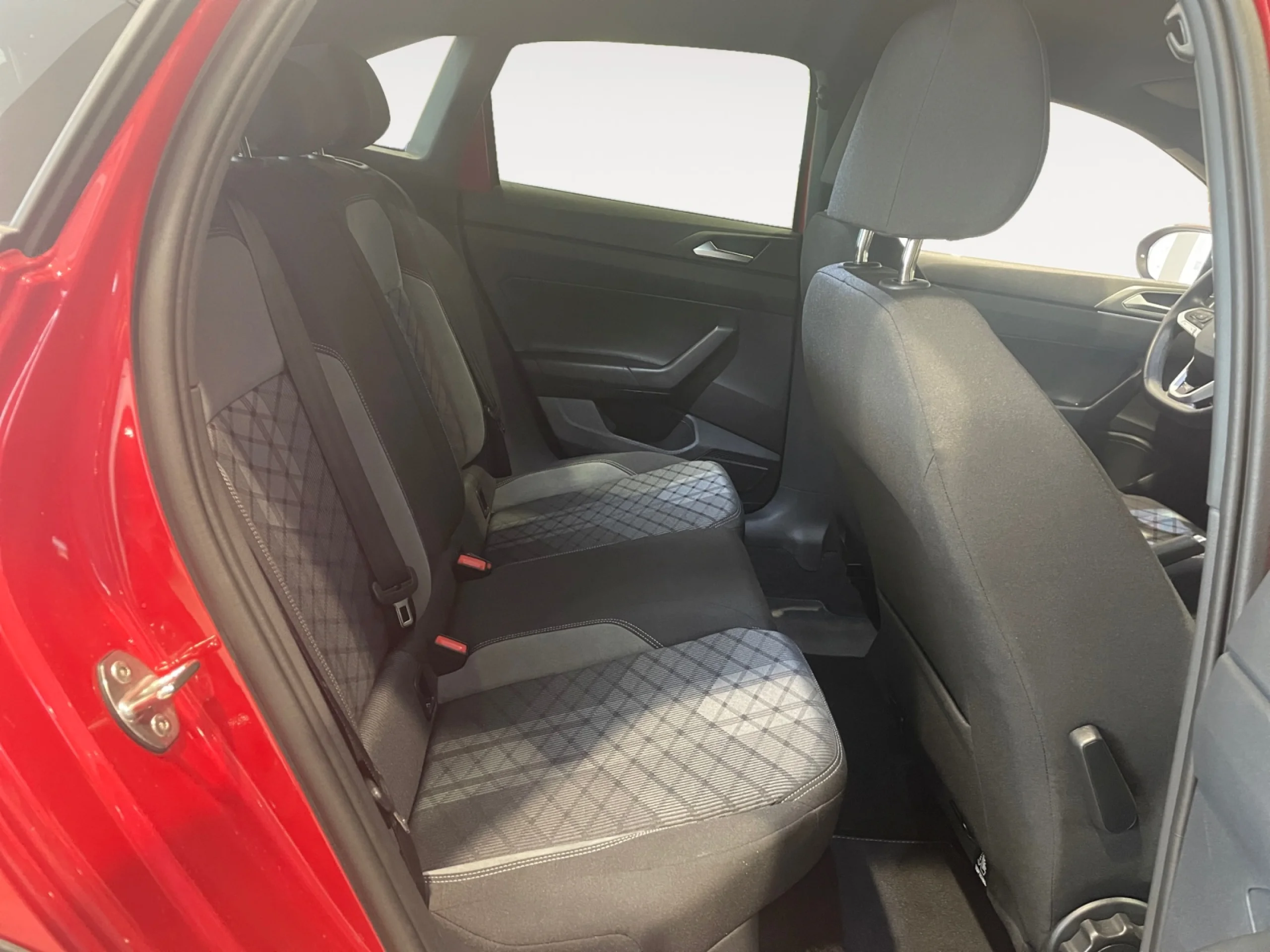 VOLKSWAGEN TAIGO TAIGO R LINE 1.0 TSI 85 KW (115 CV )  AUTOM TICO DSG 7 VEL. - Foto 6