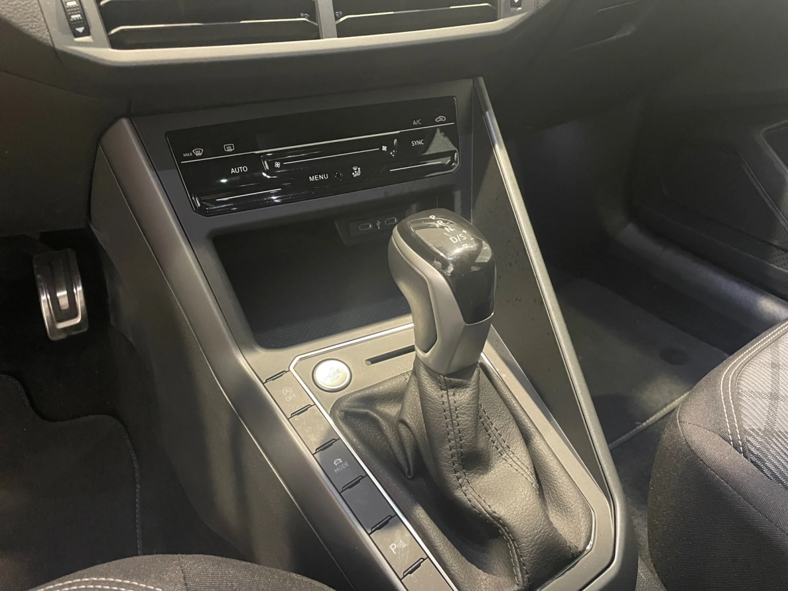 VOLKSWAGEN TAIGO TAIGO R LINE 1.0 TSI 85 KW (115 CV )  AUTOM TICO DSG 7 VEL. - Foto 11