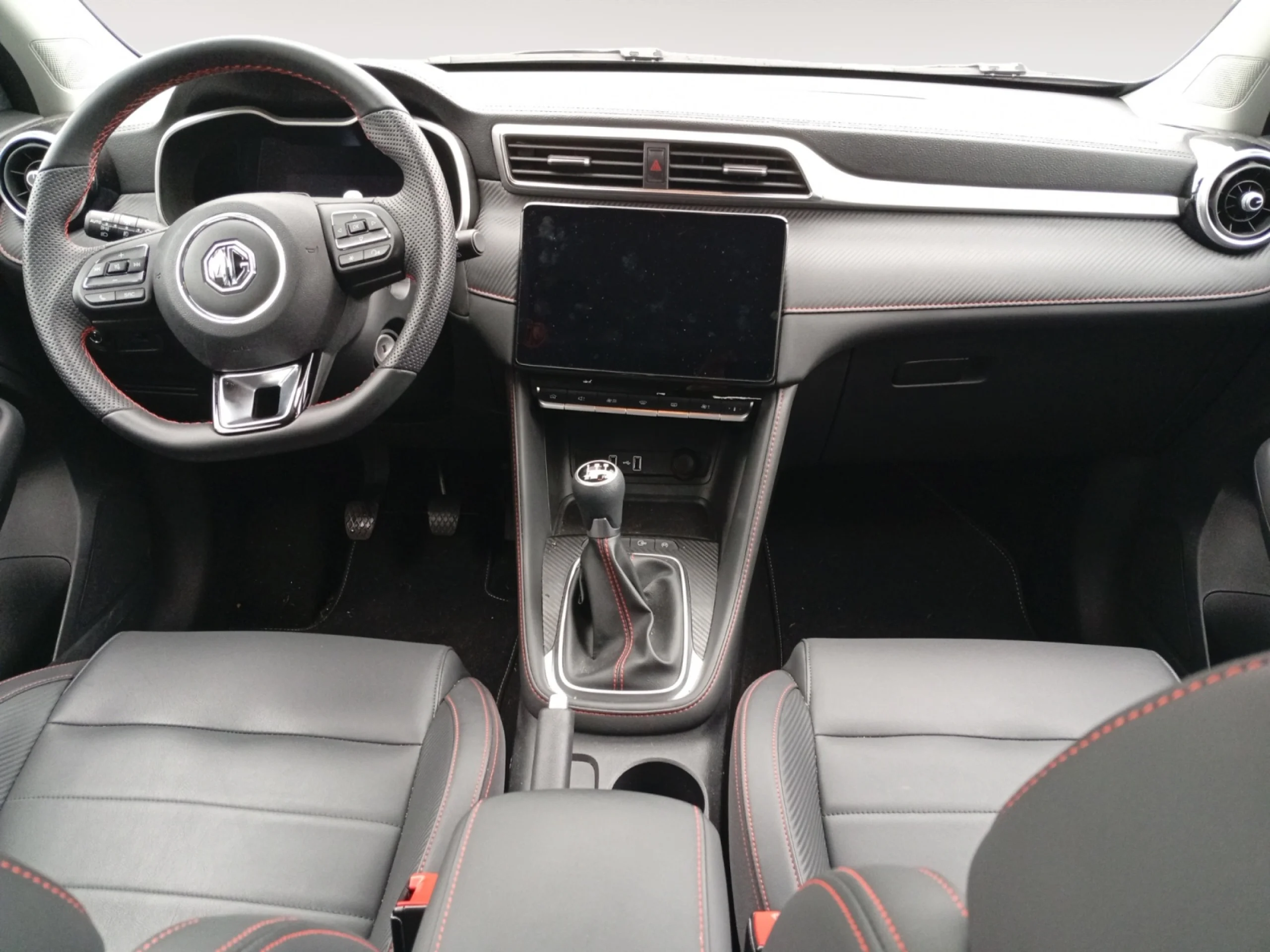 MG Zs 1.5 LUXURY - Foto 4