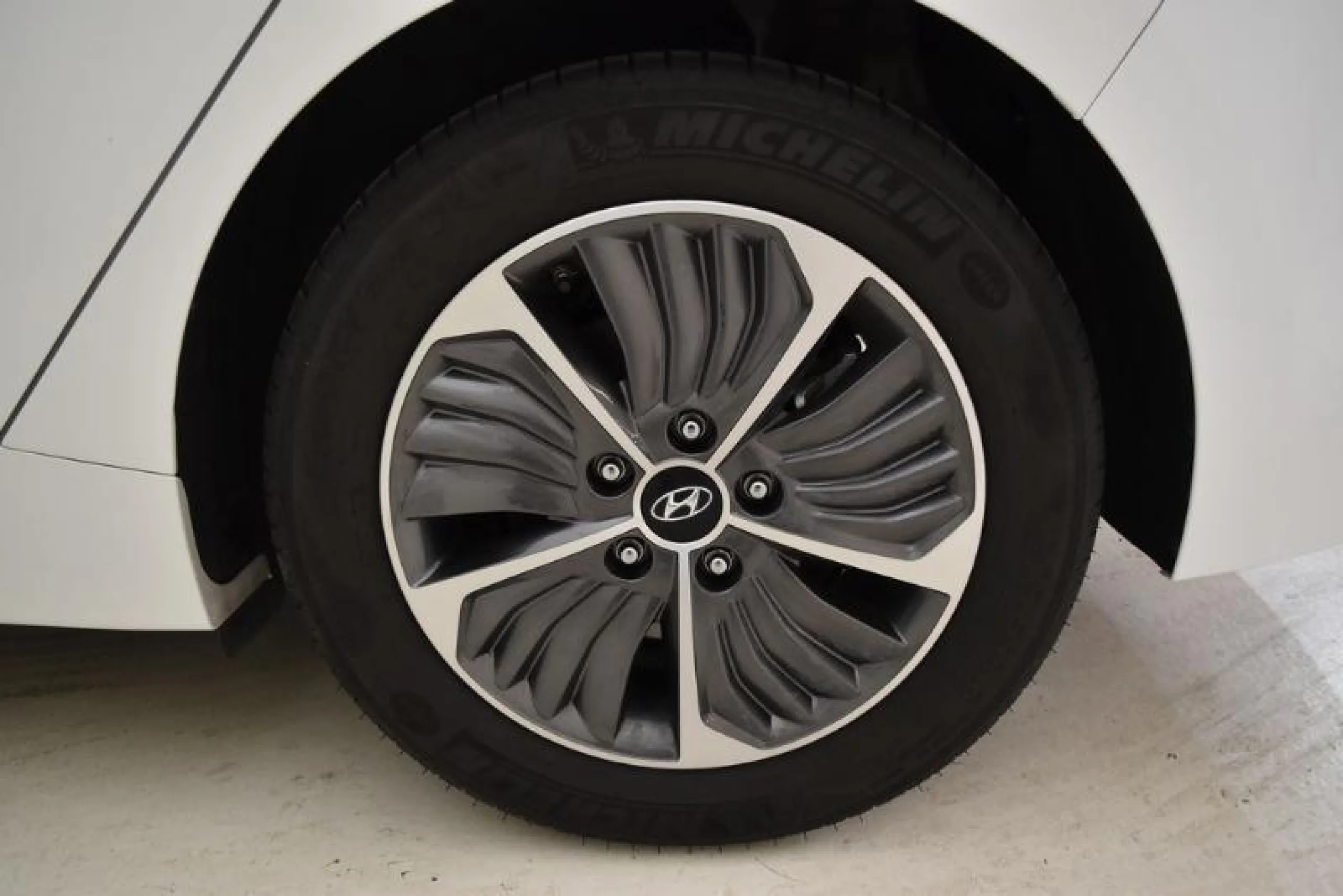 HYUNDAI IONIQ 1.6 GDI HEV TECNO DCT - Foto 10