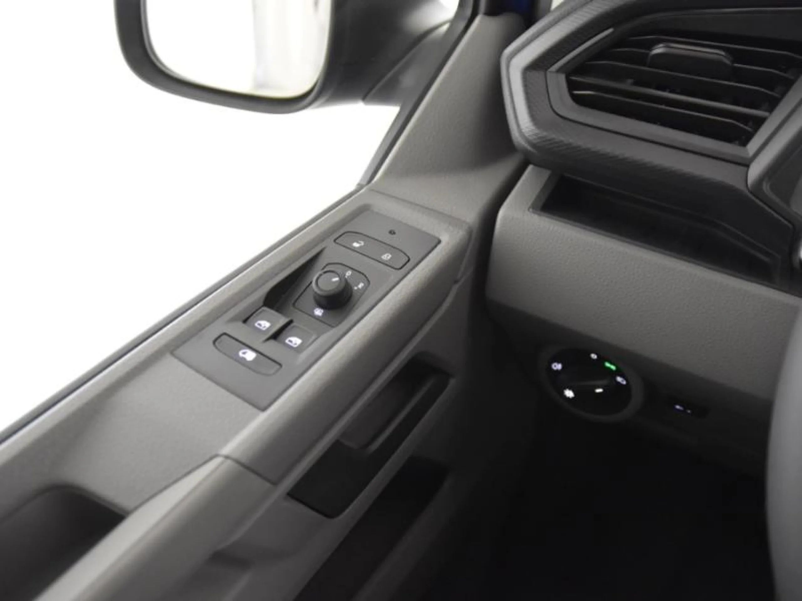 VW COMERCIALES Transporter TRANSPORTER 6.1  FURG N MRW BATALLA CORTA 2.0 TDI 81 KW (110 CV) 5 VEL. 2.800 - Foto 17