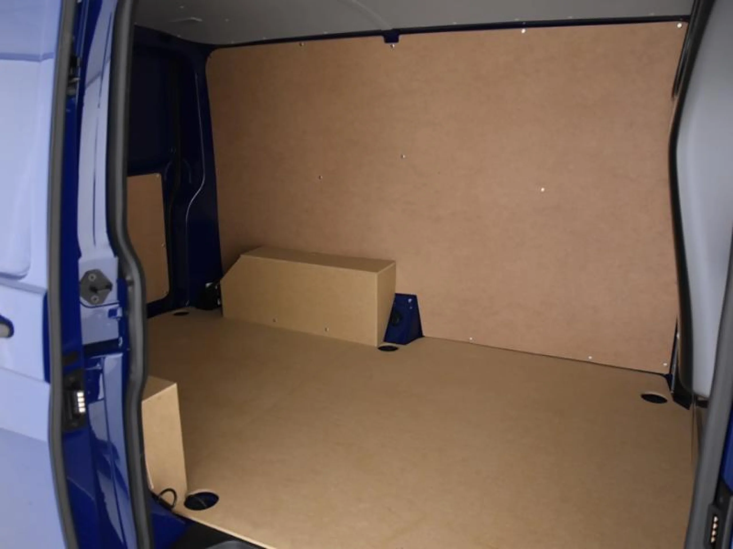 VW COMERCIALES Transporter TRANSPORTER 6.1  FURG N MRW BATALLA CORTA 2.0 TDI 81 KW (110 CV) 5 VEL. 2.800 - Foto 6