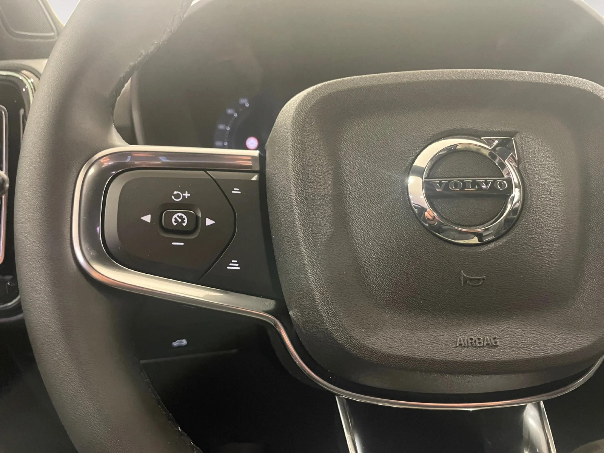 VOLVO XC40 2.0 B3 G BLACK EDITION ULTRA AUTO - Foto 14