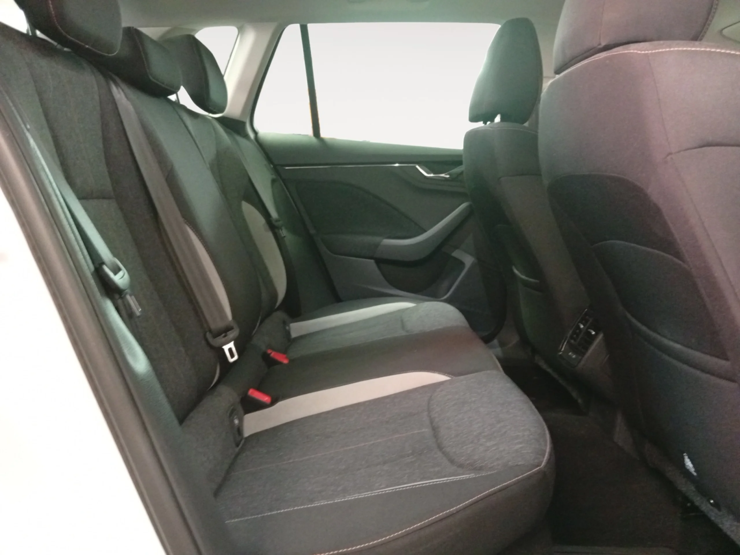 SKODA KAMIQ 1.5 TSI 110KW (150CV) DSG STYLE - Foto 6