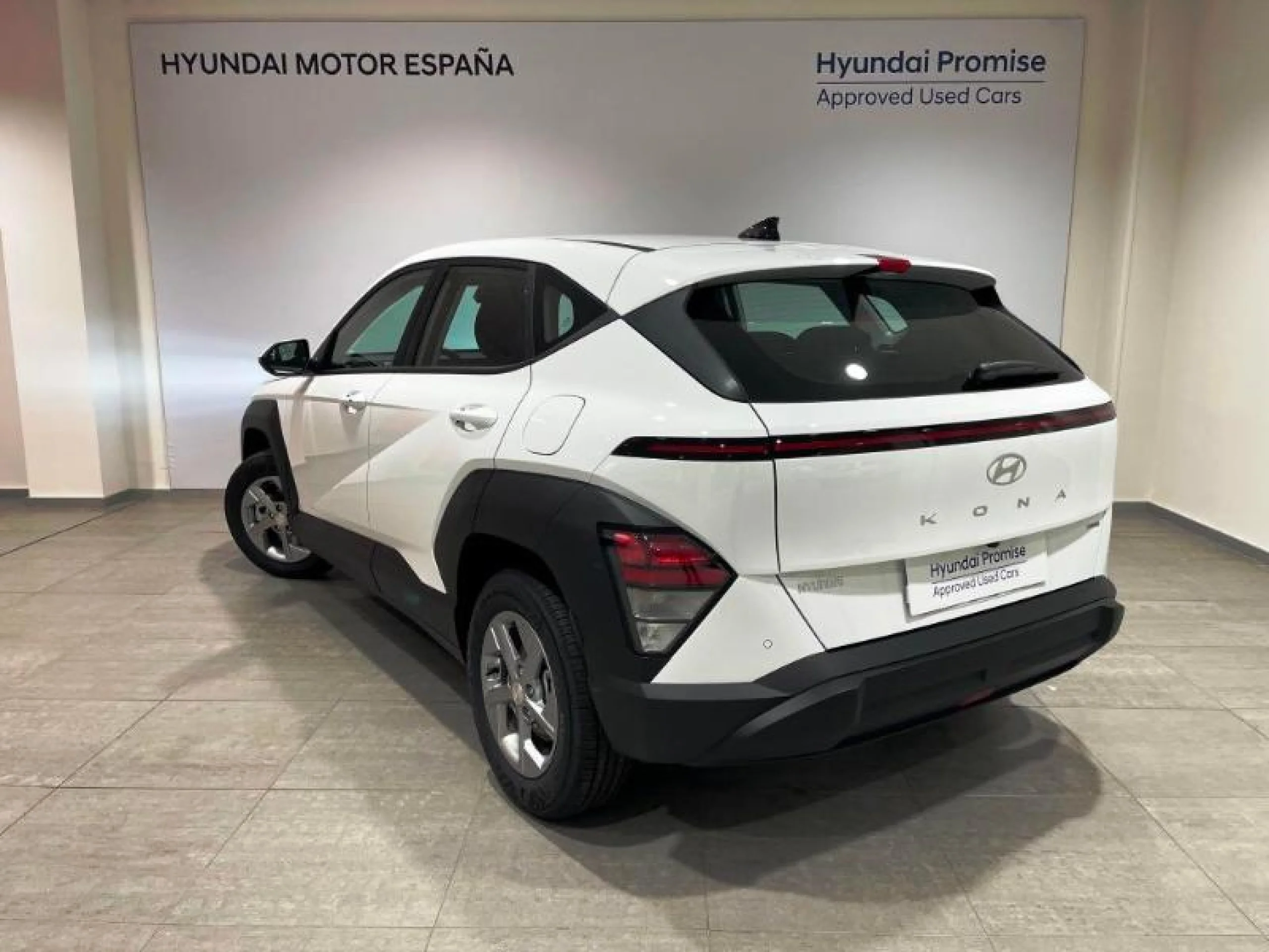 HYUNDAI KONA 1.0T 100CV 48V MAXX - Foto 5