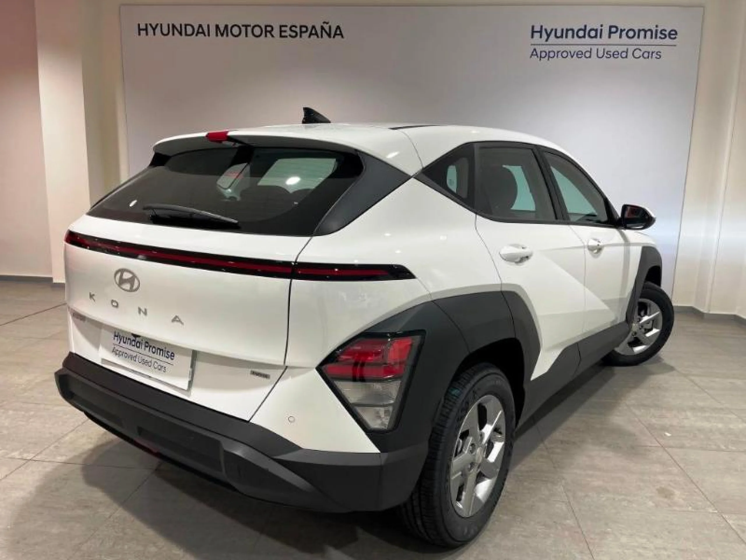 HYUNDAI KONA 1.0T 100CV 48V MAXX - Foto 6