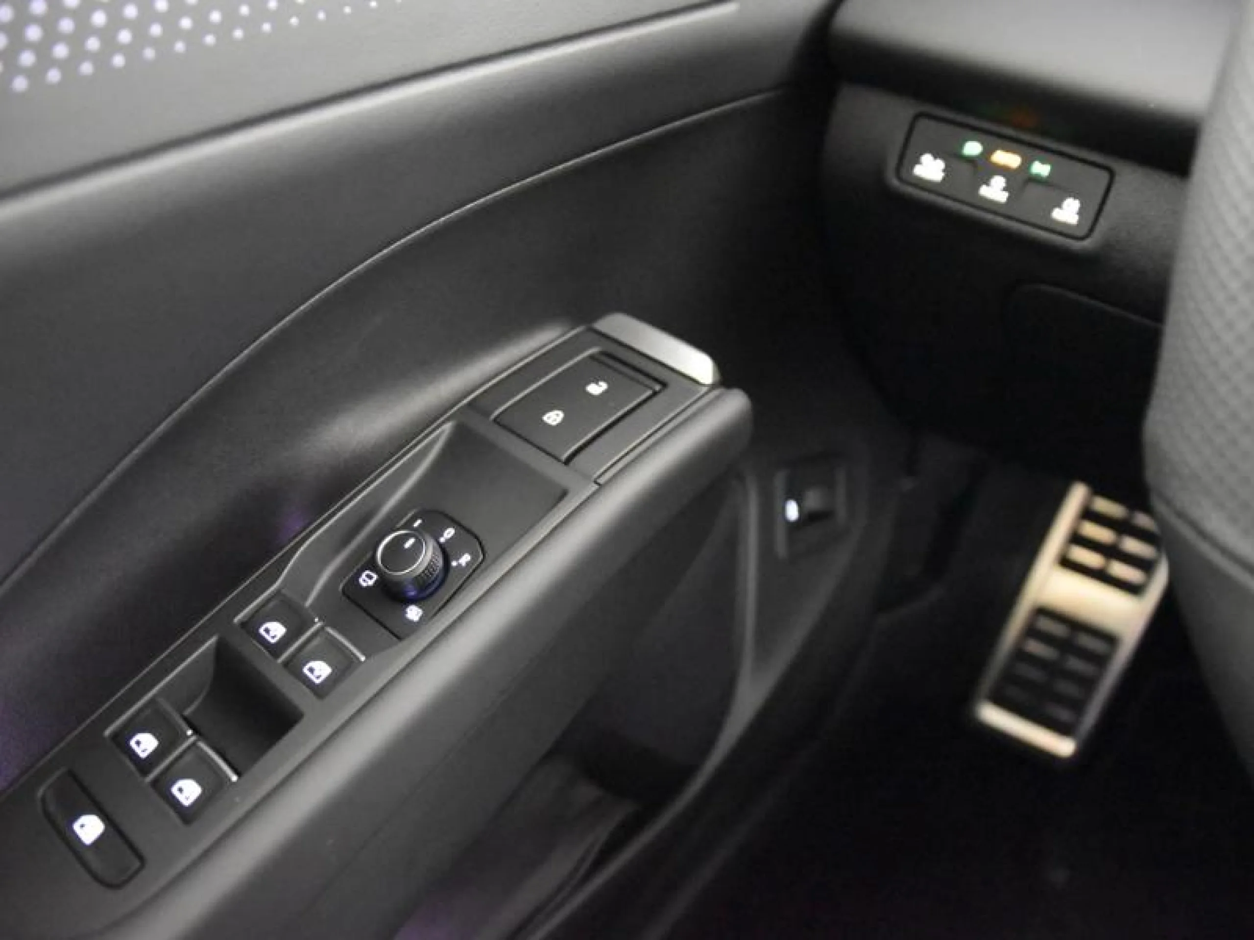 VOLKSWAGEN T ROC T ROC R LINE 1ST EDITION 1.5 ETSI 110 KW (150 CV)  AUTOMÁTICO DSG 7 VEL. - Foto 18