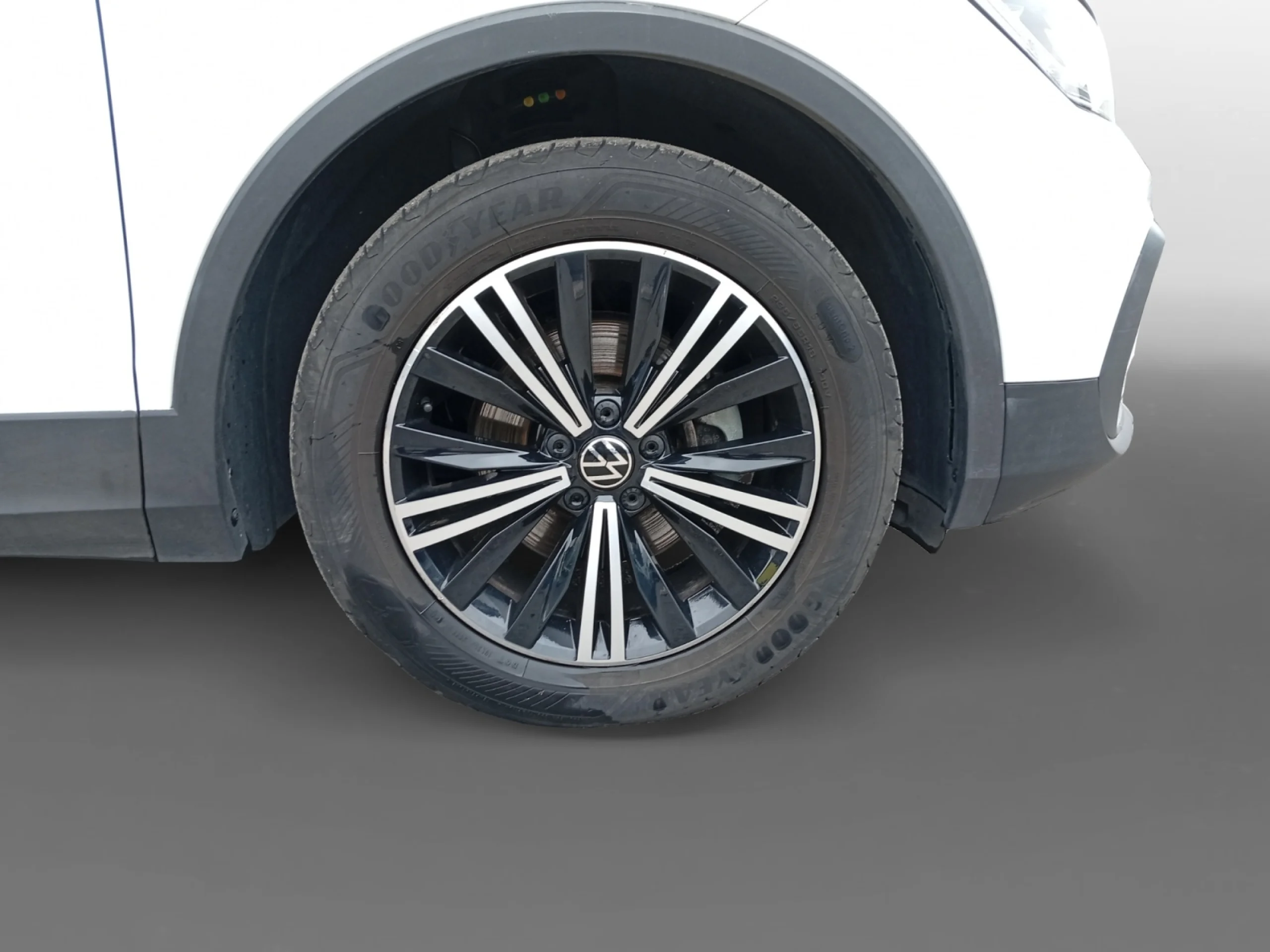 VOLKSWAGEN TIGUAN LIFE 2.0 TDI 110KW (150CV) DSG - Foto 8