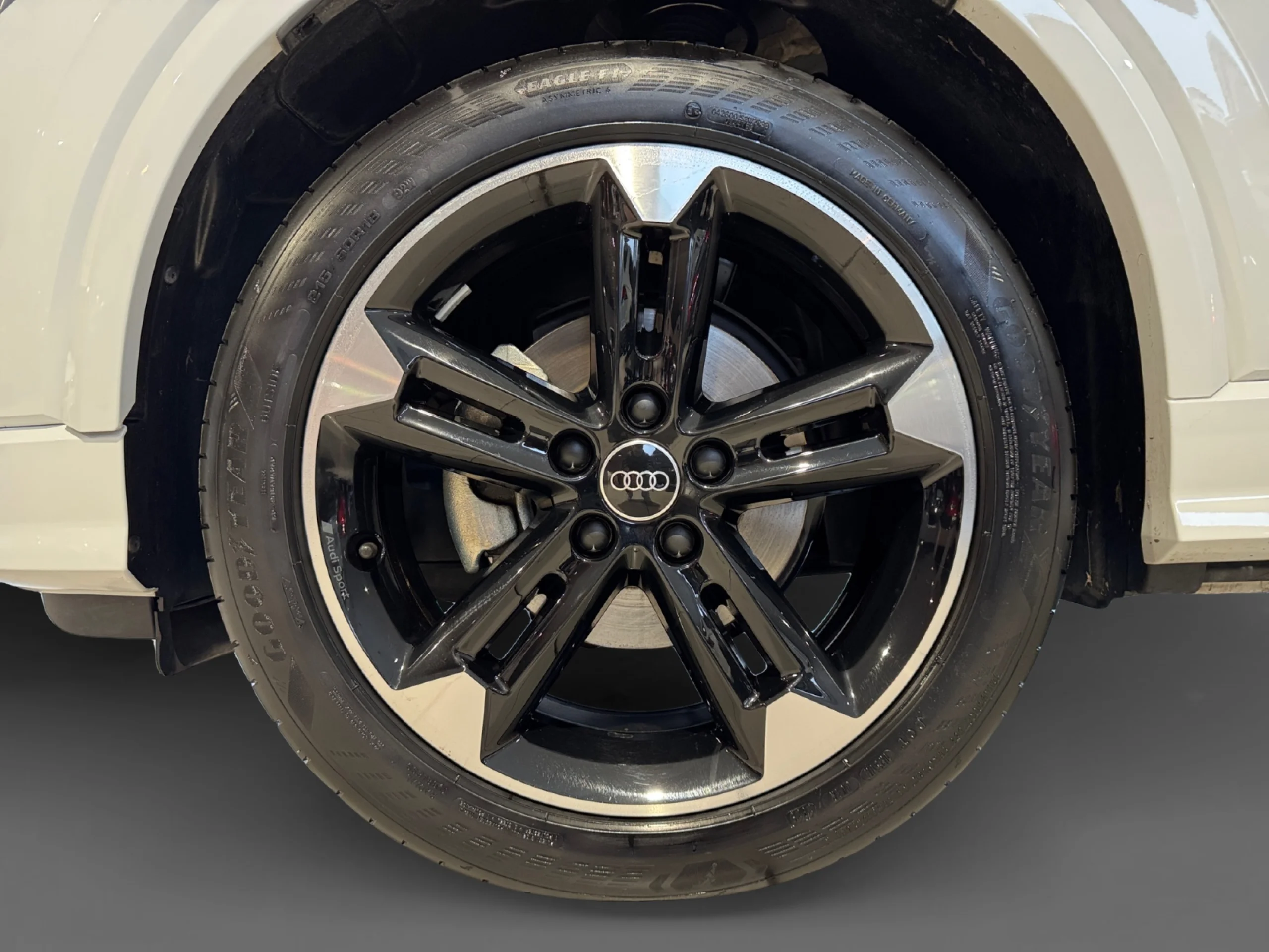 AUDI Q2 S LINE 30 TFSI 85KW (116CV) - Foto 8