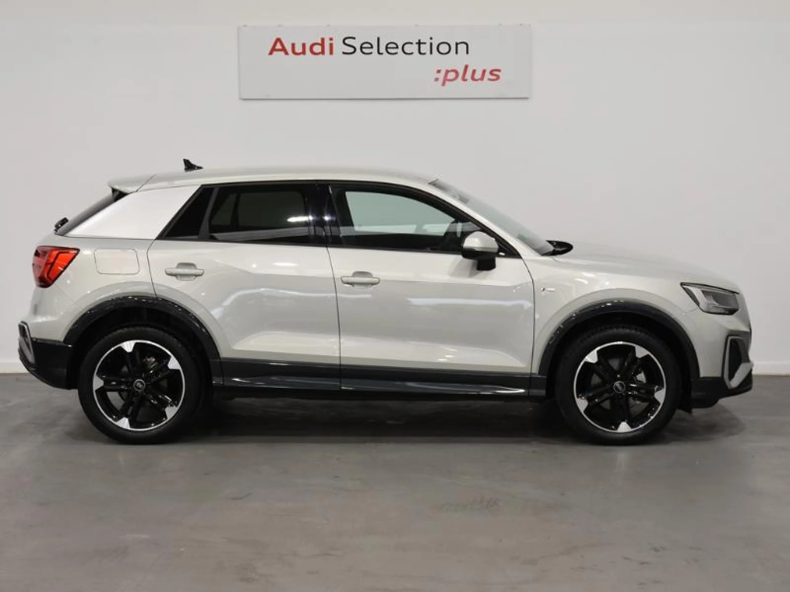 AUDI Q2 S LINE 30 TFSI 81KW (110CV) - Foto 3