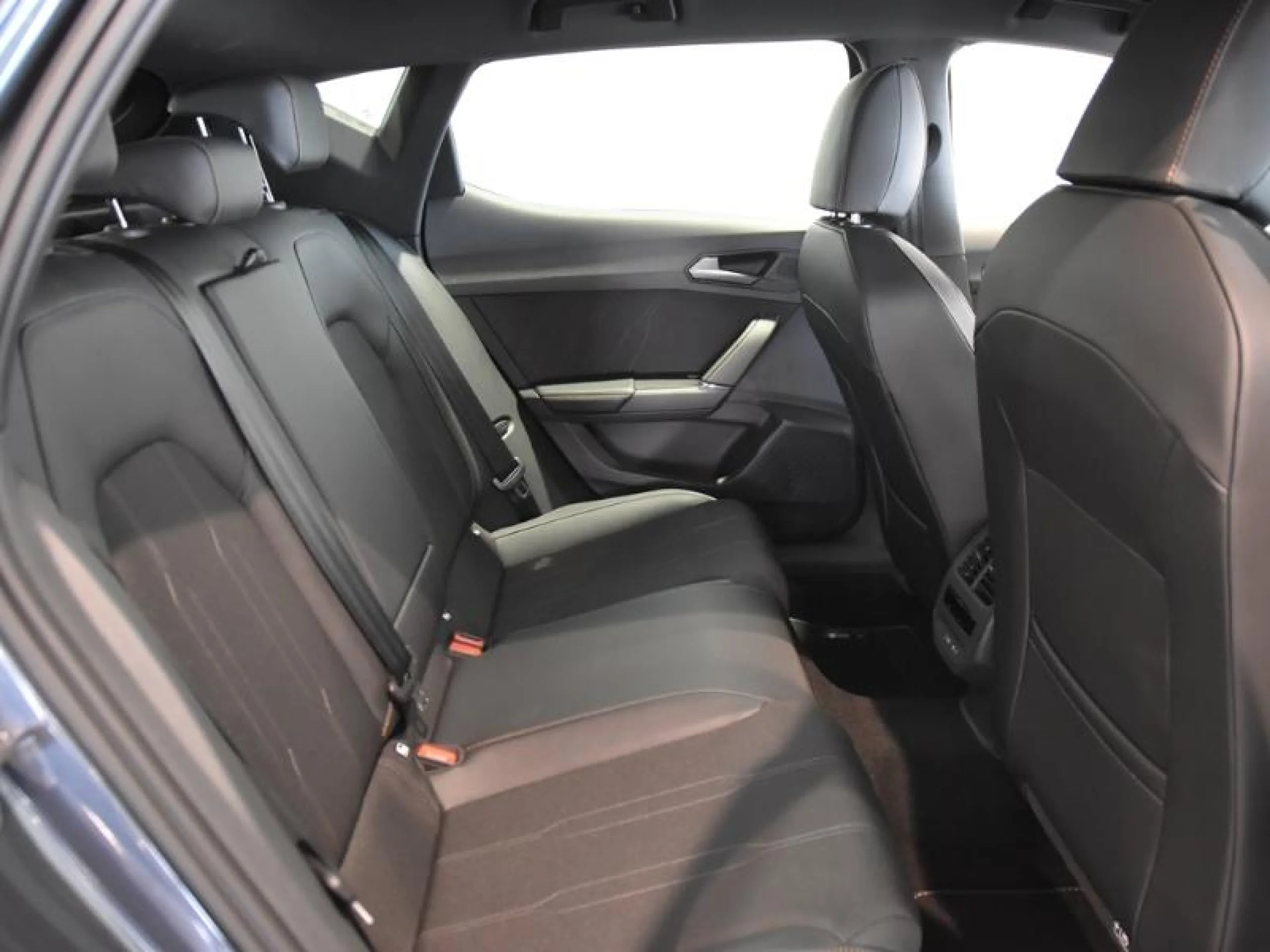 CUPRA LEON 1.5 ETSI 110KW (150CV) DSG - Foto 7