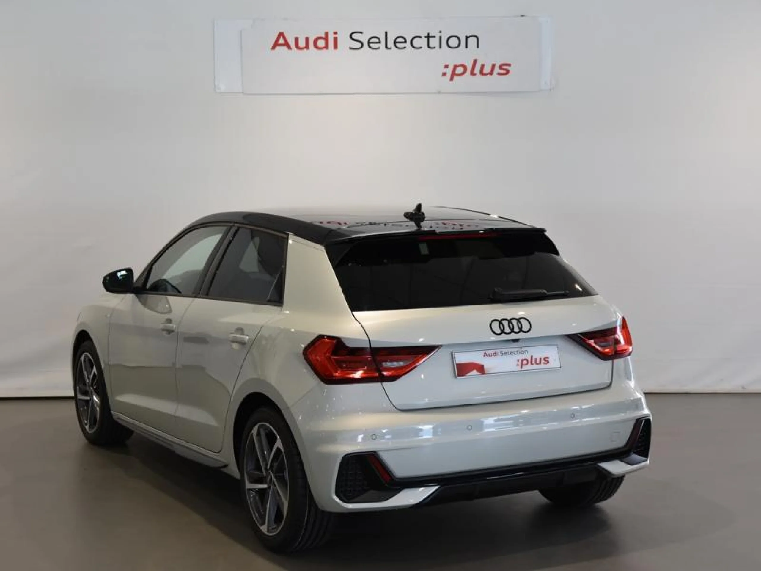 AUDI A1 SPORTBACK ADRENAL BLACK 30TFSI 85KW S TR - Foto 2
